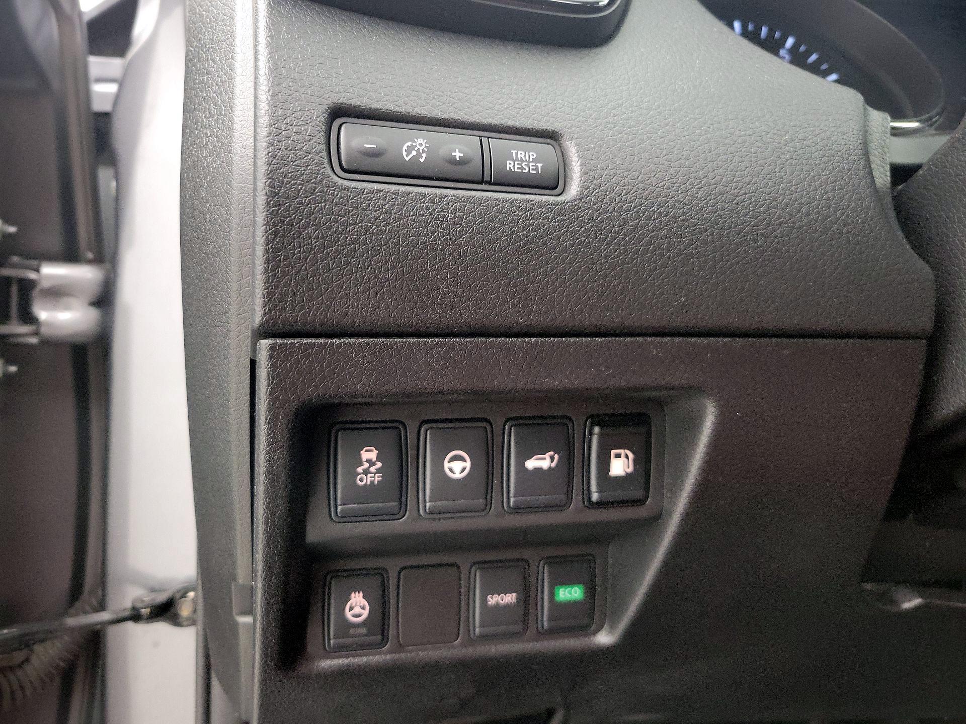 Thumbnail: 2018 Nissan Rogue - 13