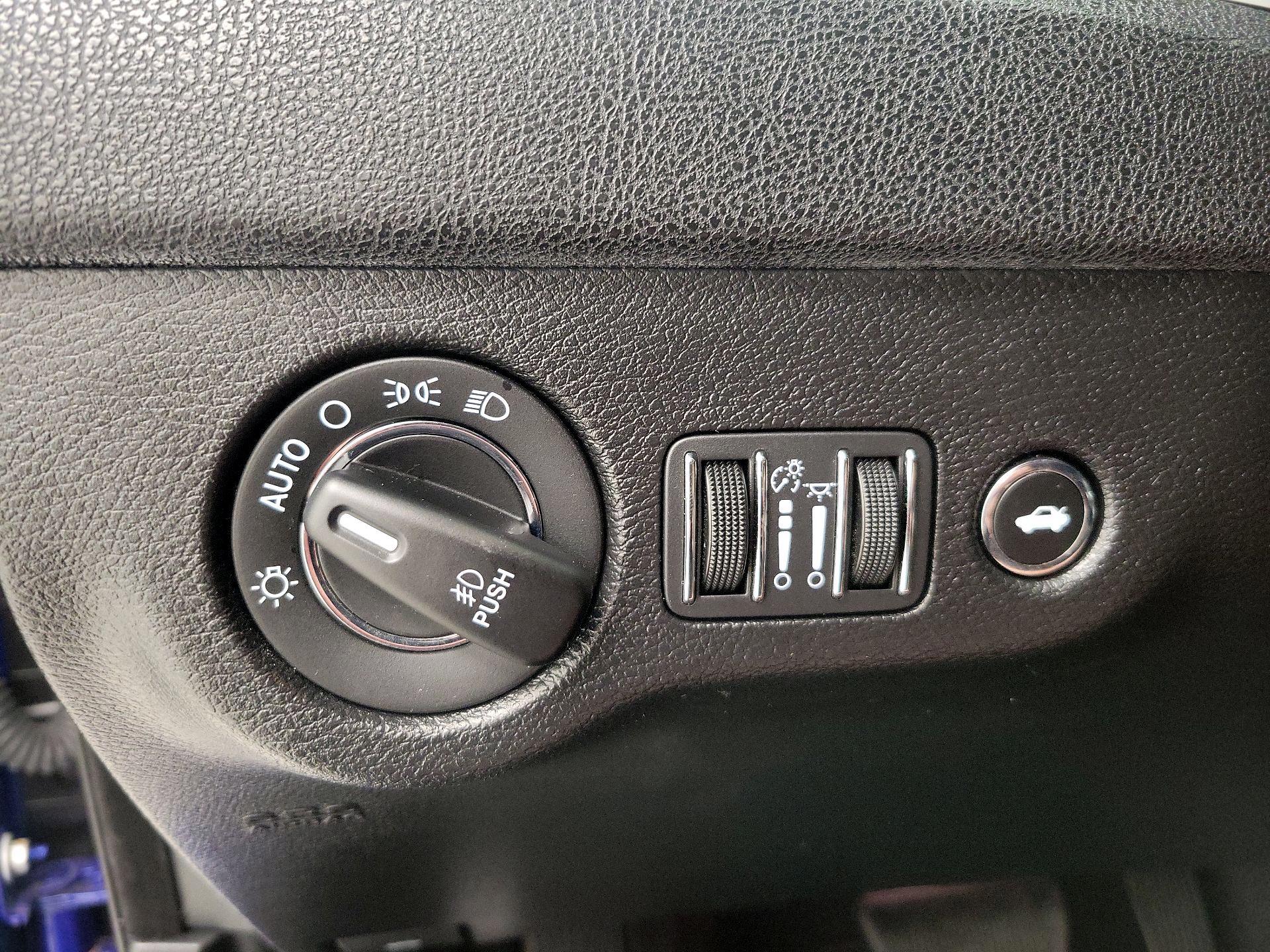 Thumbnail: 2021 Chrysler 300 - 13