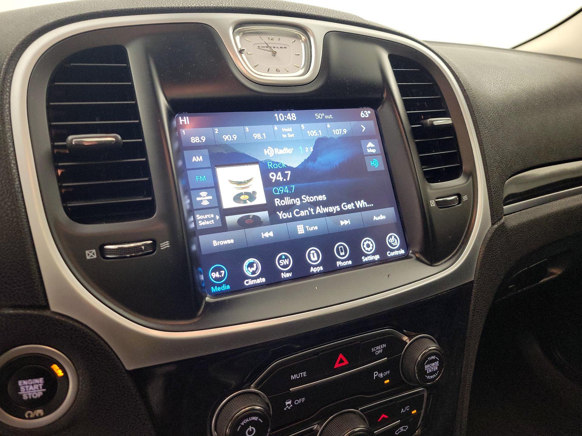 Thumbnail: 2021 Chrysler 300 - 16