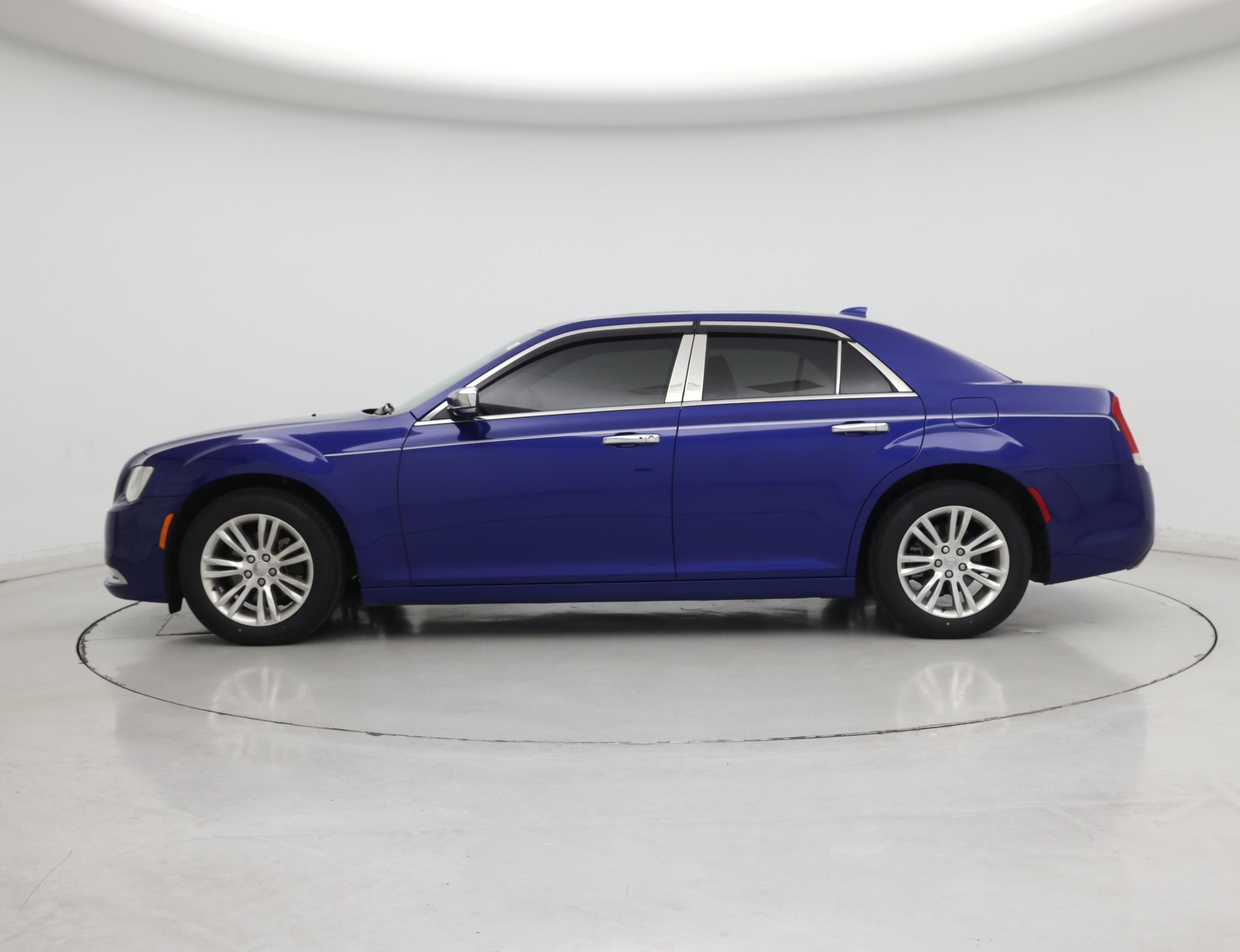 Thumbnail: 2021 Chrysler 300 - 3
