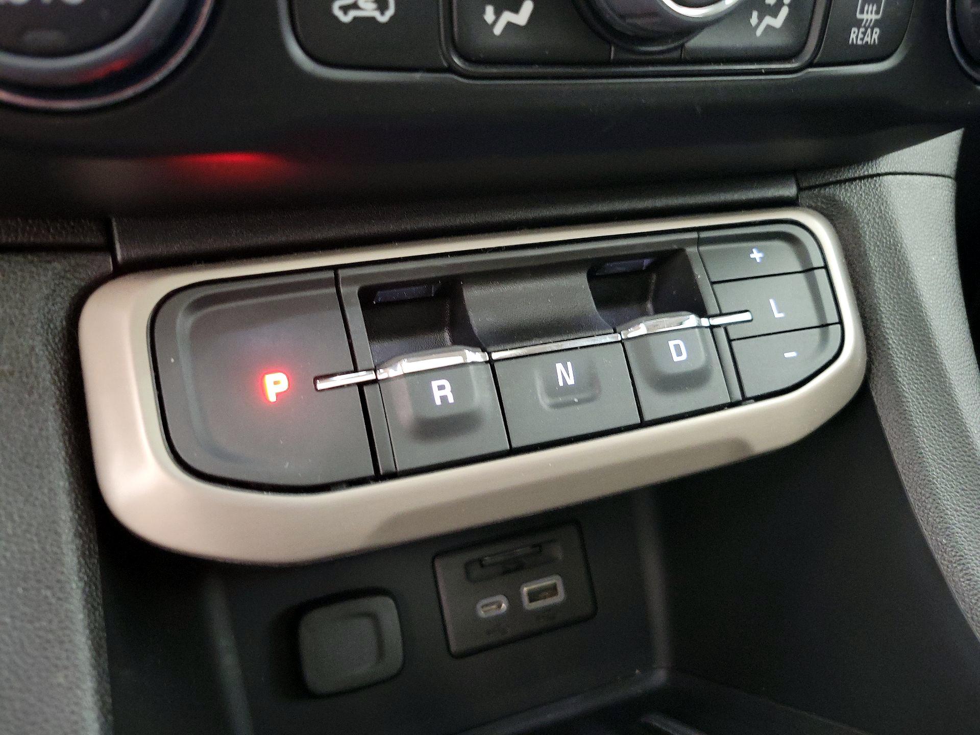 Thumbnail: 2023 GMC Acadia - 18