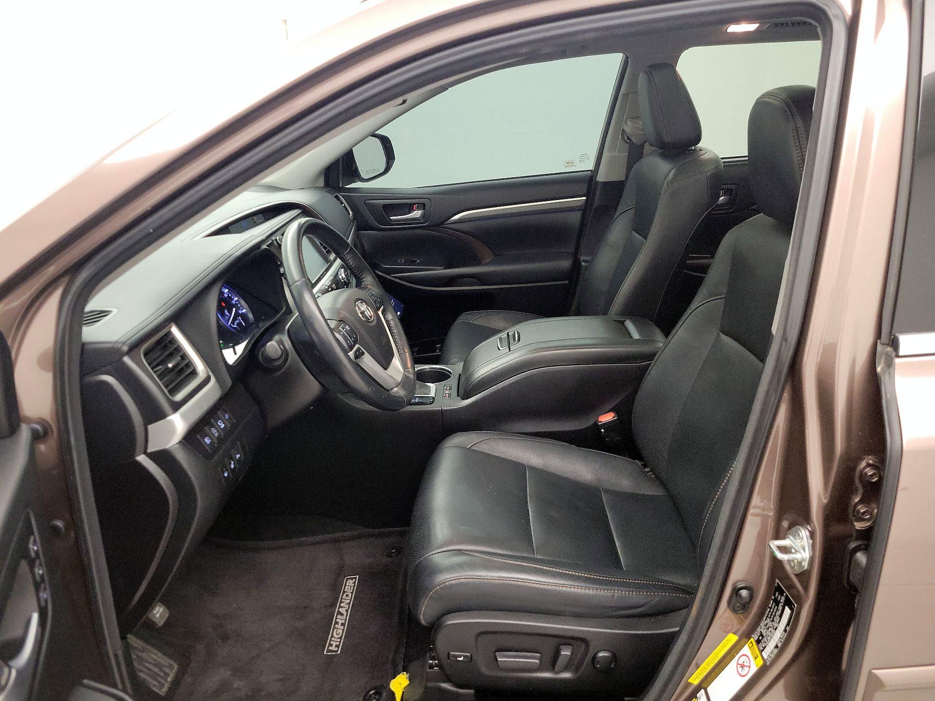 Thumbnail: 2018 Toyota Highlander - 11