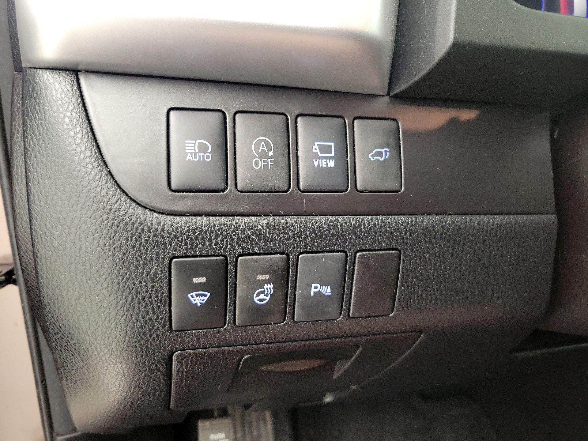 Thumbnail: 2018 Toyota Highlander - 13