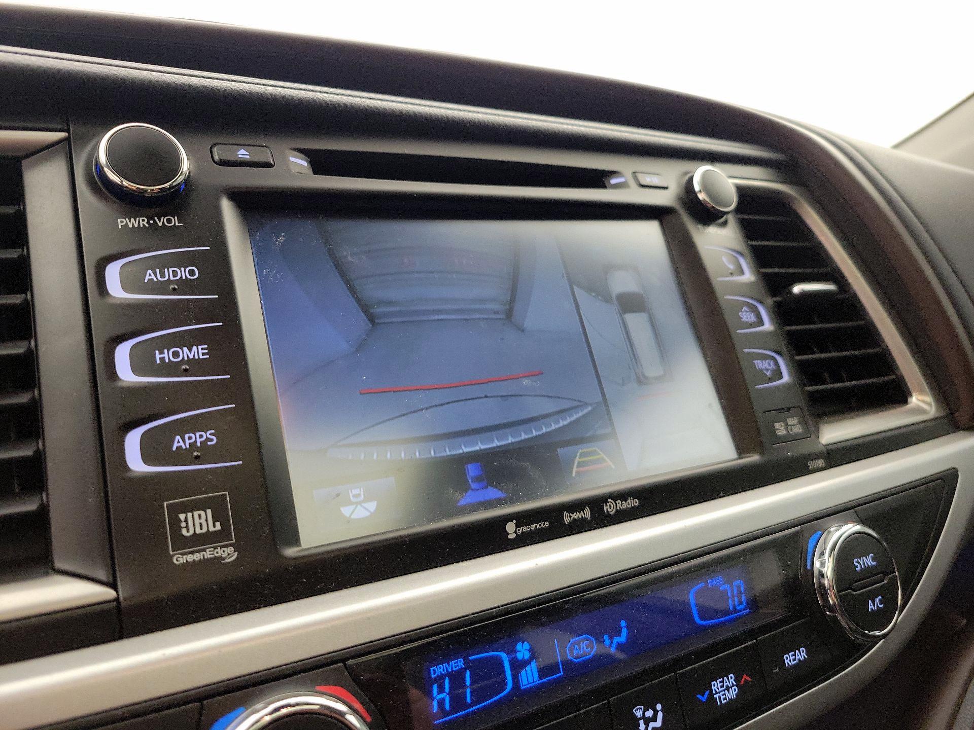 Thumbnail: 2018 Toyota Highlander - 15