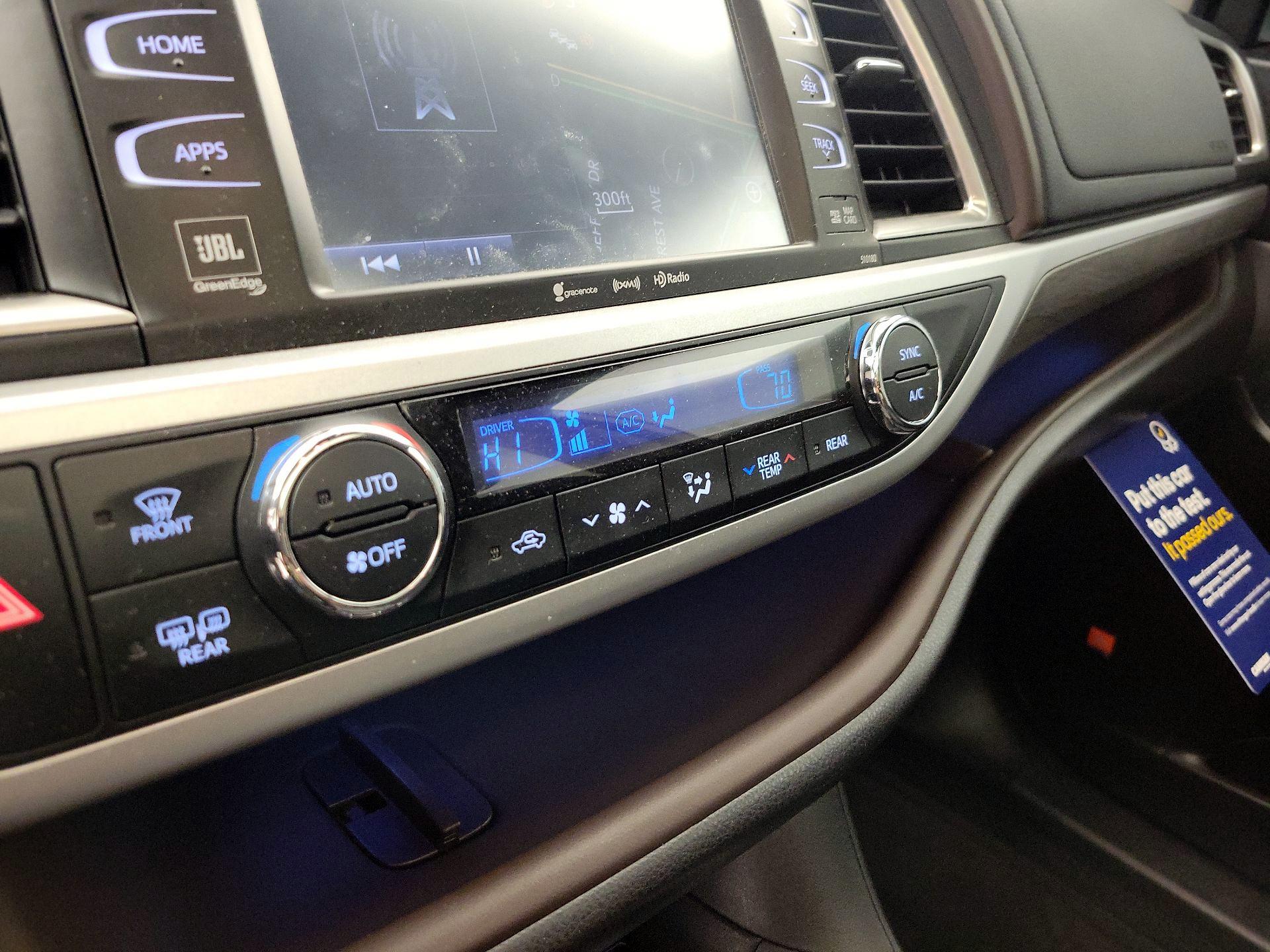 Thumbnail: 2018 Toyota Highlander - 17