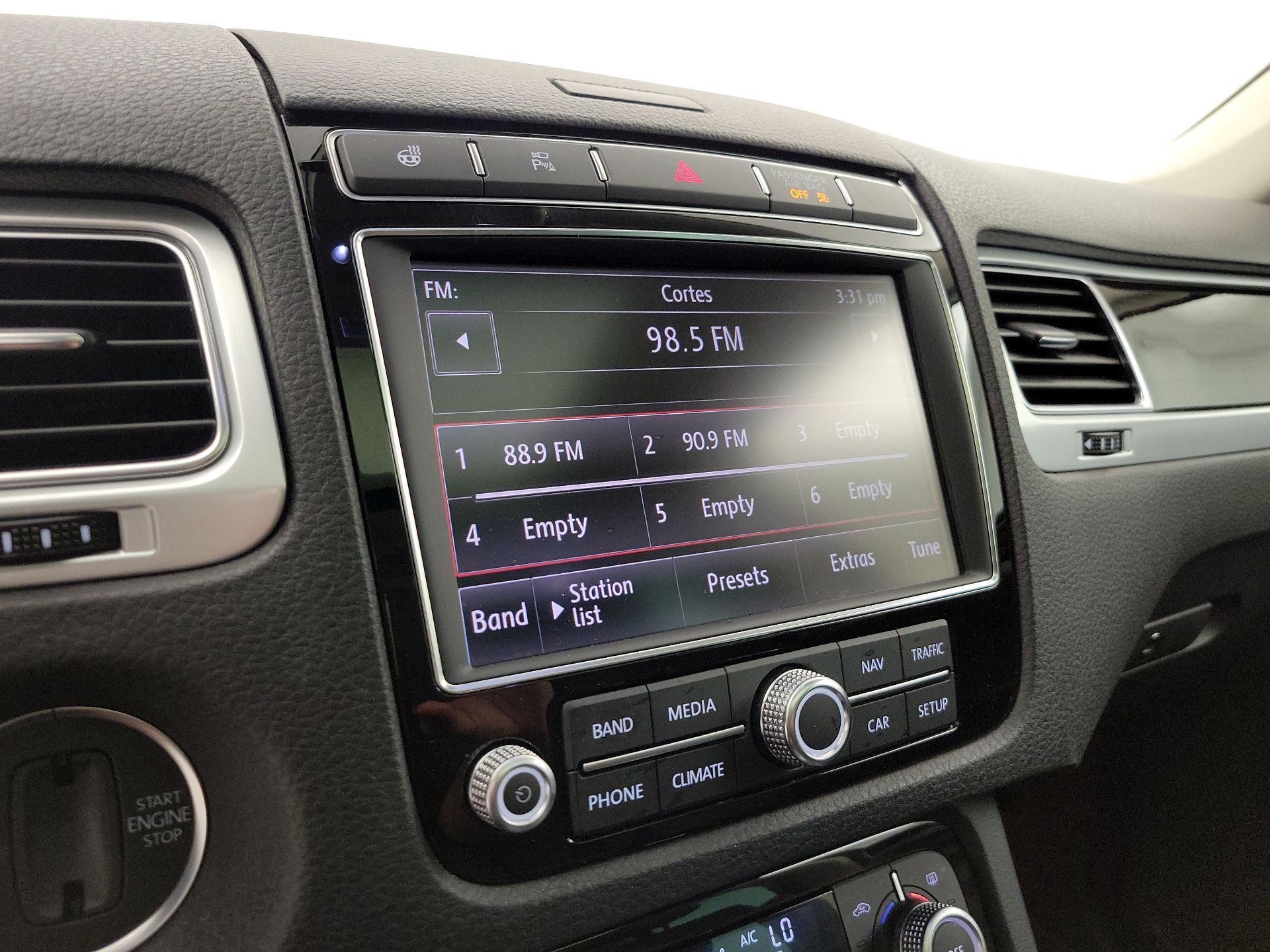 Thumbnail: 2017 Volkswagen Touareg - 16