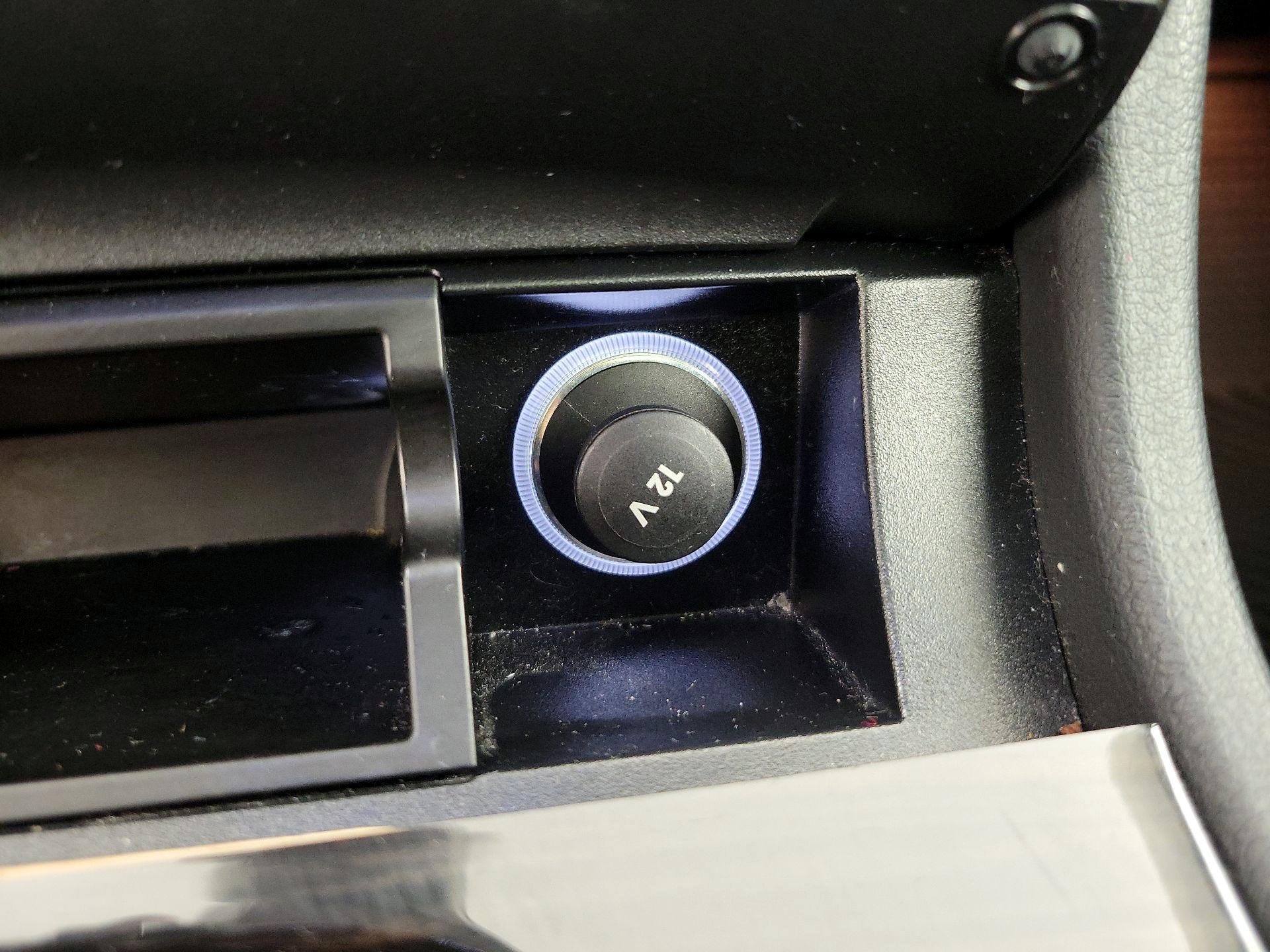 Thumbnail: 2017 Volkswagen Touareg - 19