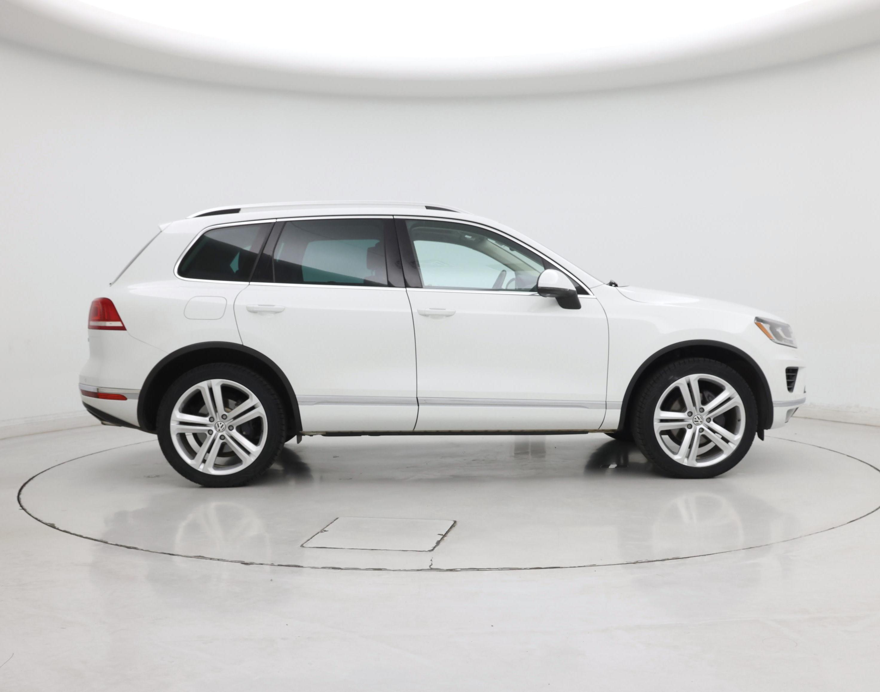 Thumbnail: 2017 Volkswagen Touareg - 7