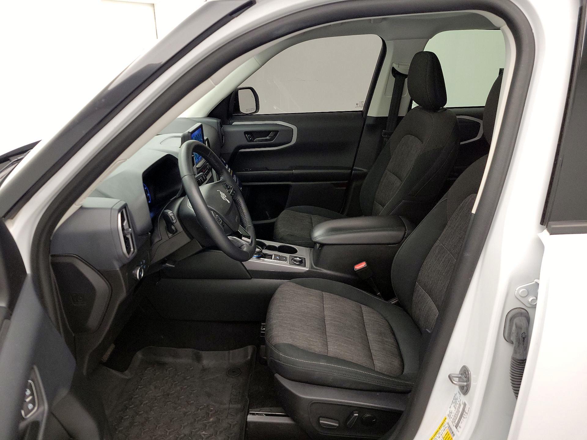 Thumbnail: 2022 Ford Bronco Sport - 11