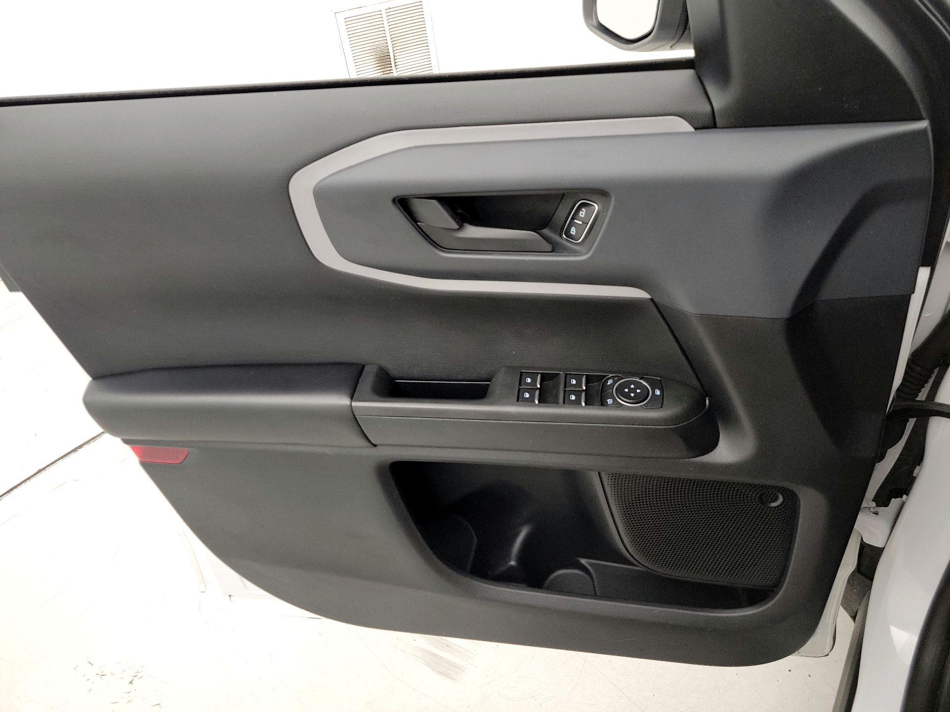 Thumbnail: 2022 Ford Bronco Sport - 12