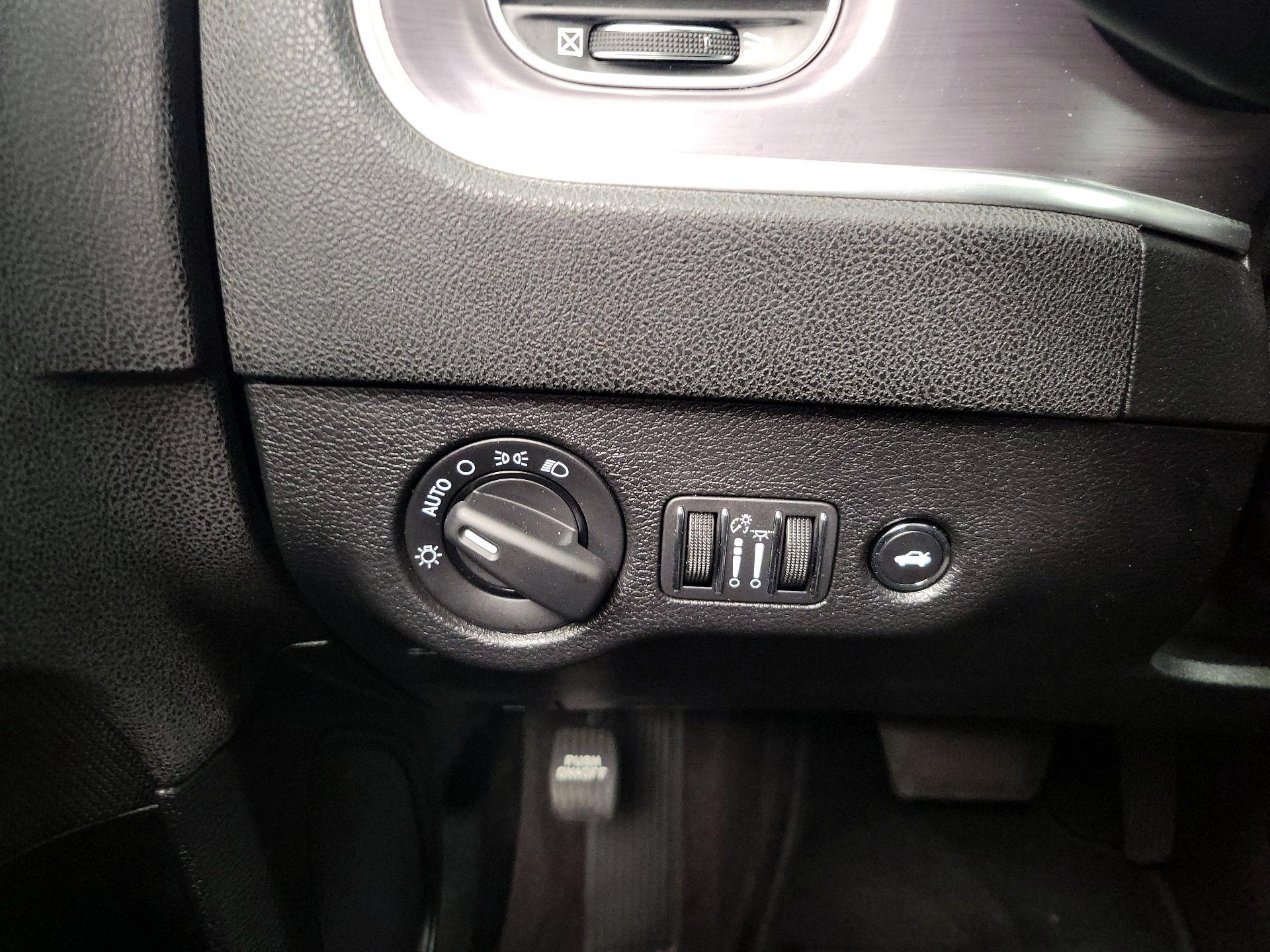 Thumbnail: 2017 Dodge Charger - 13