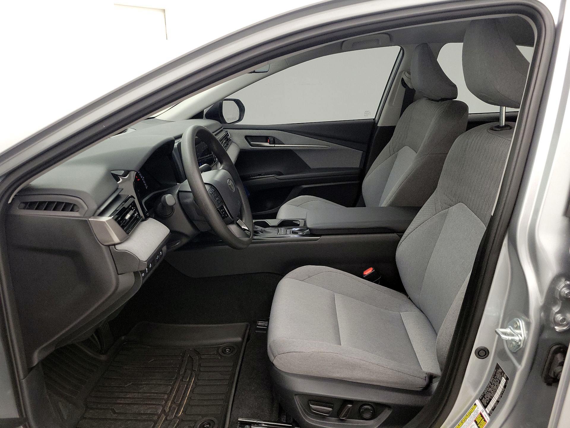 Thumbnail: 2025 Toyota Camry - 11