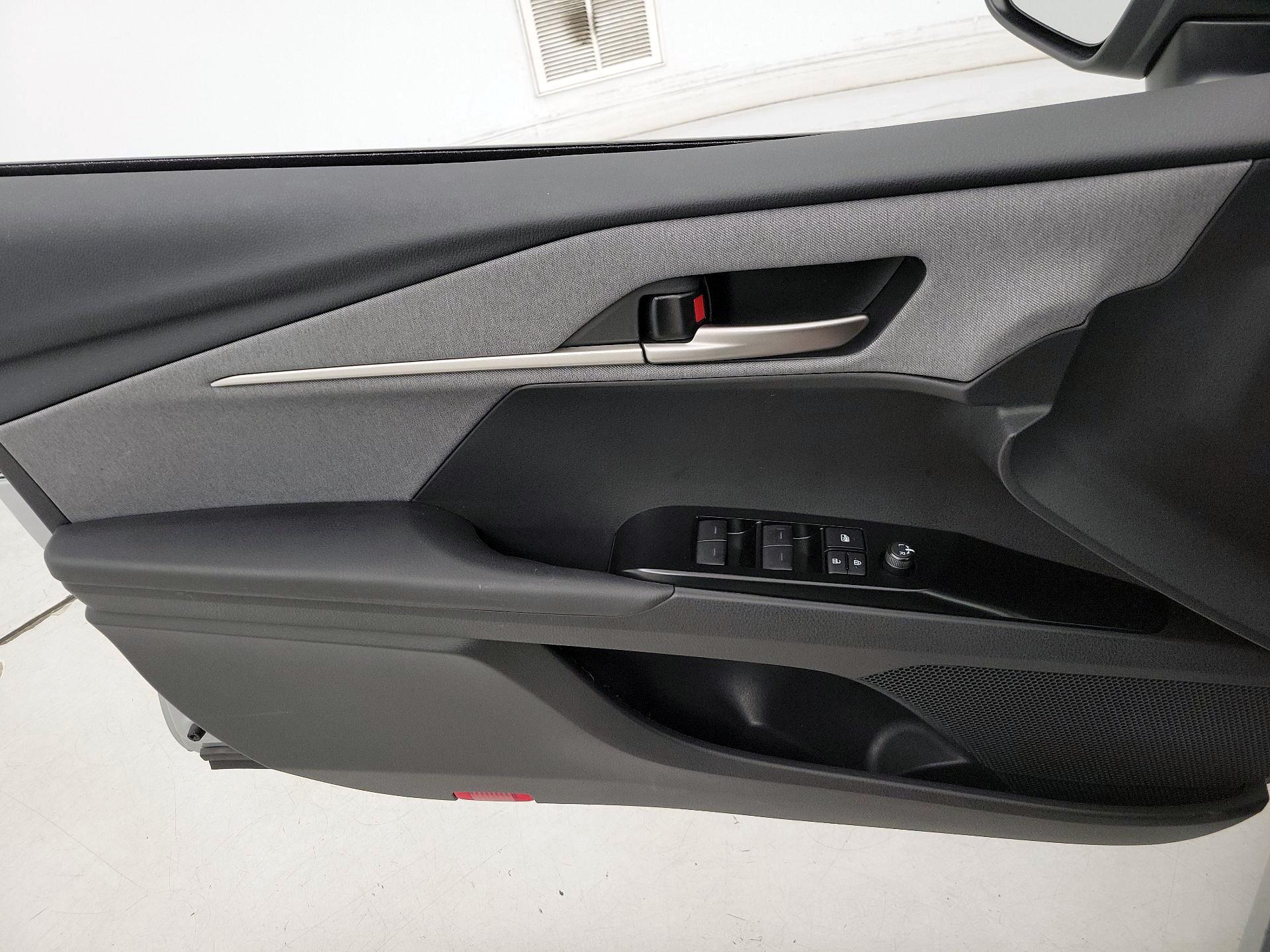 Thumbnail: 2025 Toyota Camry - 12