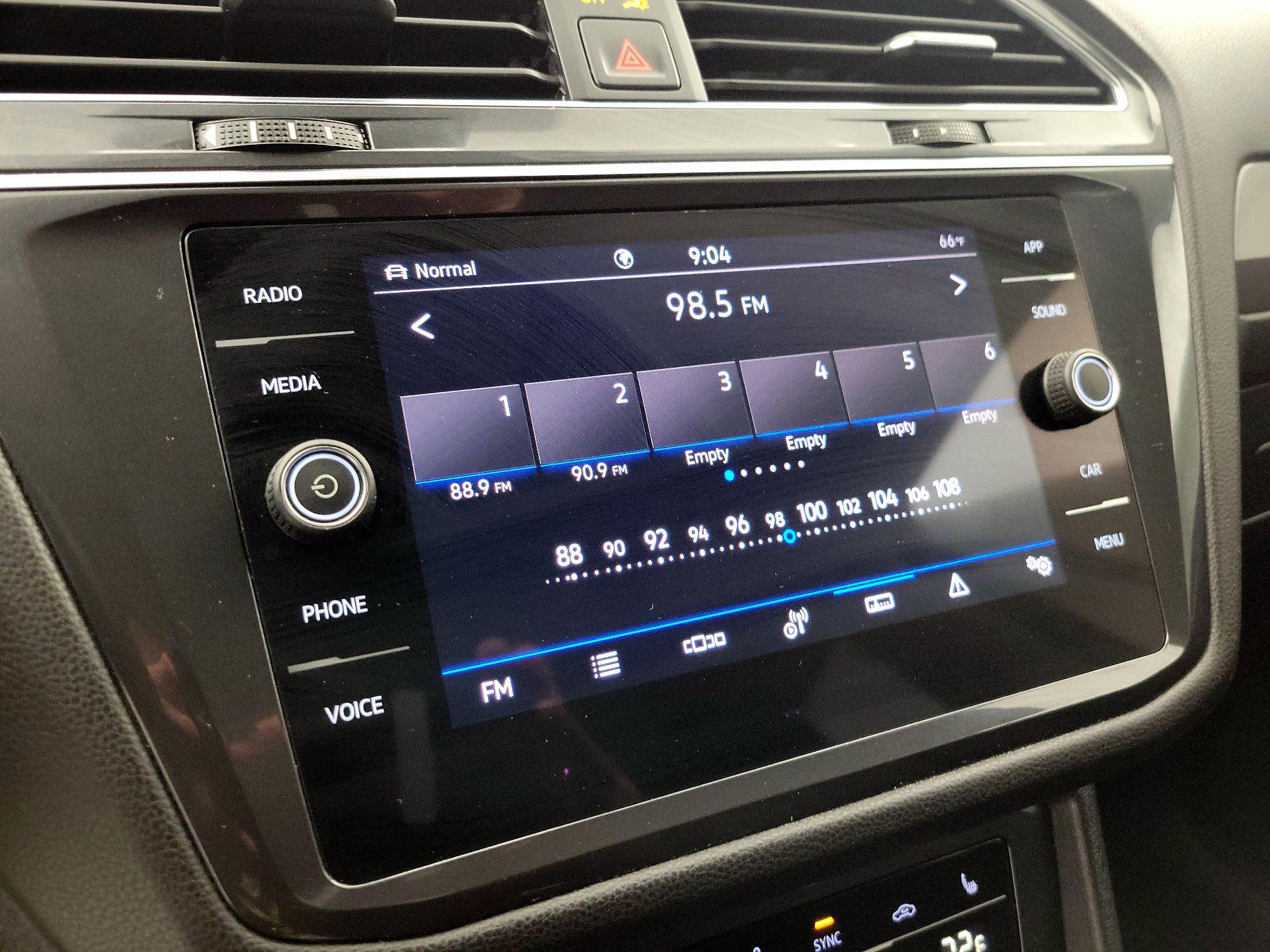 Thumbnail: 2022 Volkswagen Tiguan - 15