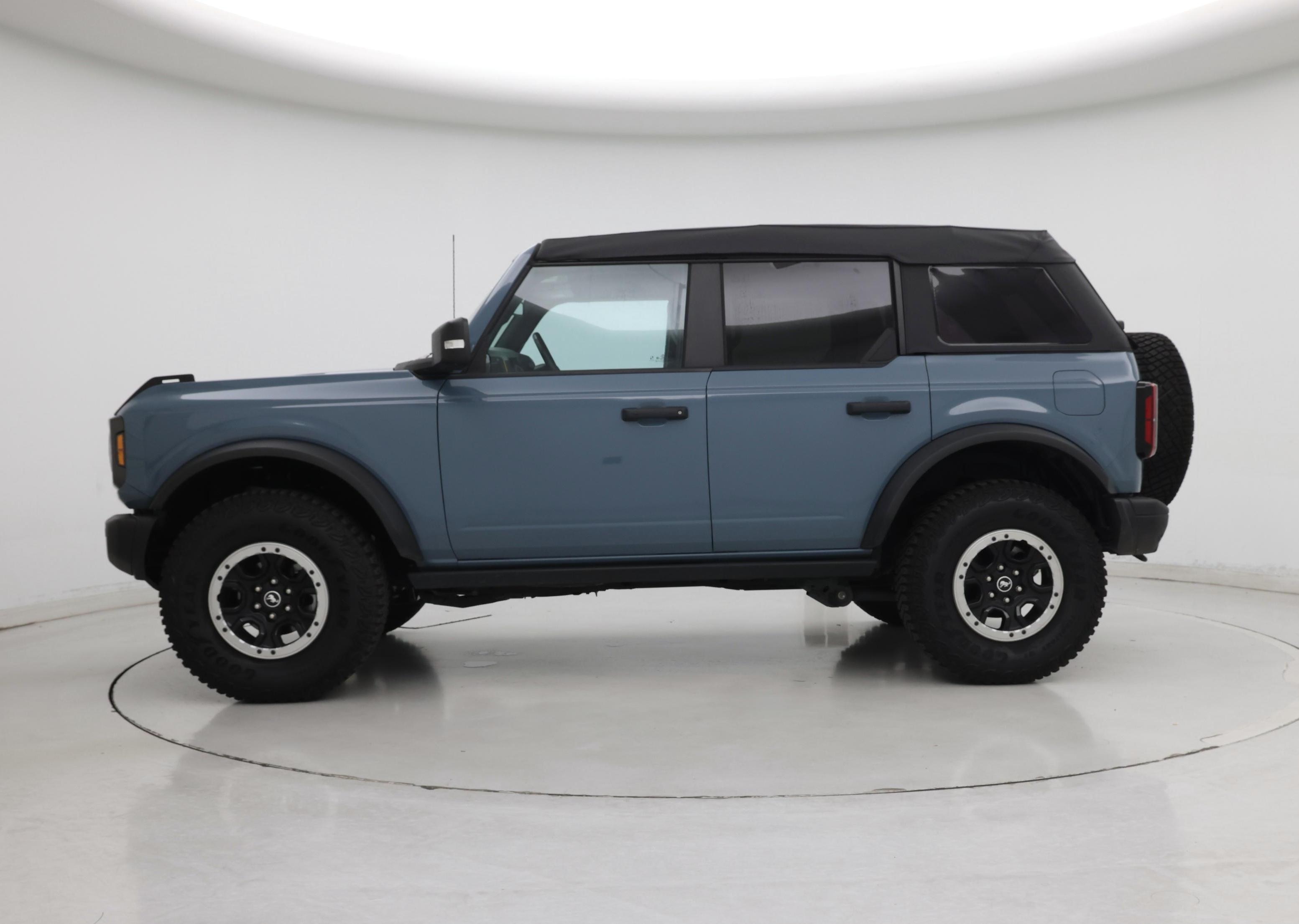 Thumbnail: 2023 Ford Bronco - 3