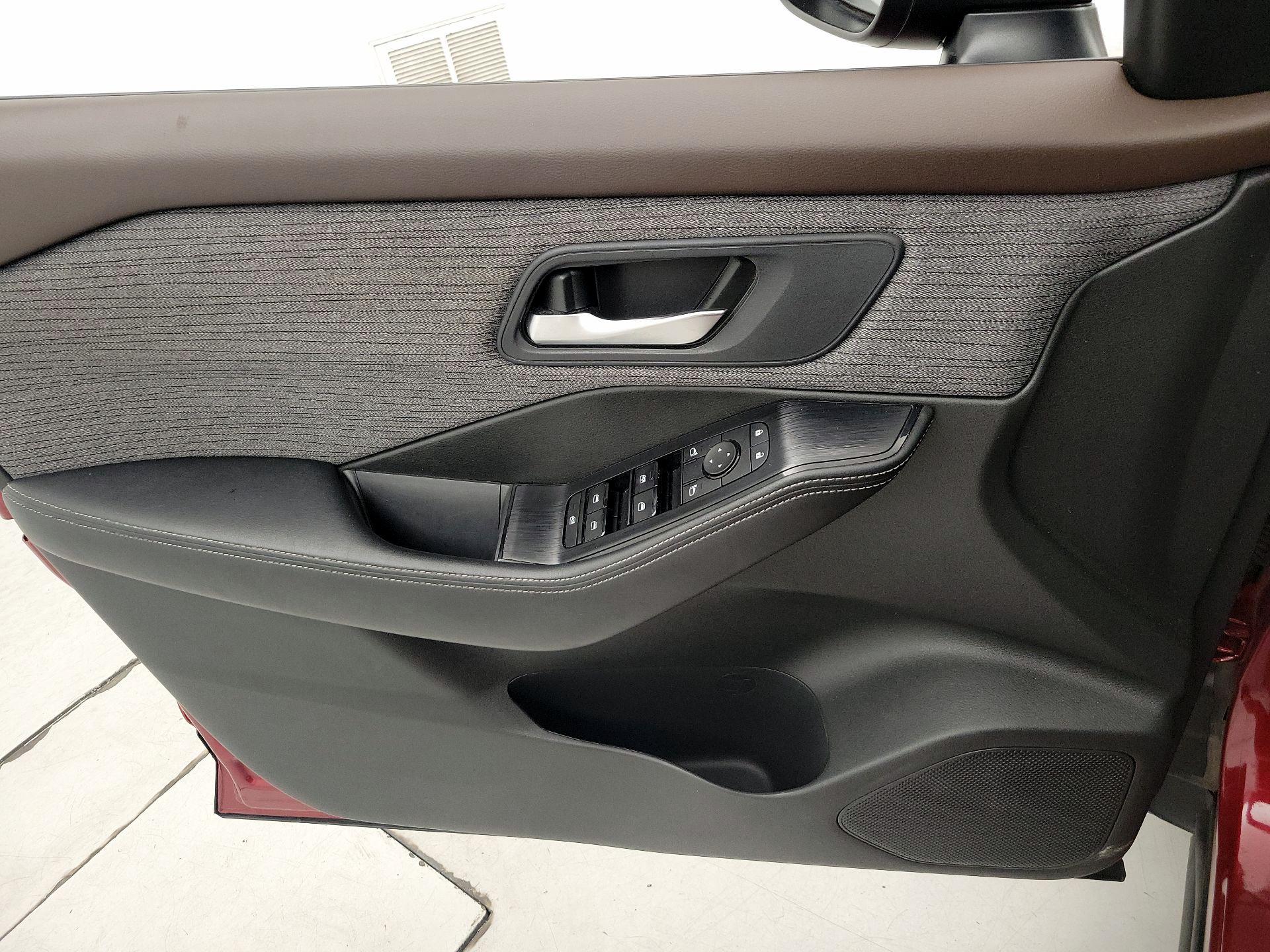 Thumbnail: 2023 Nissan Rogue - 12