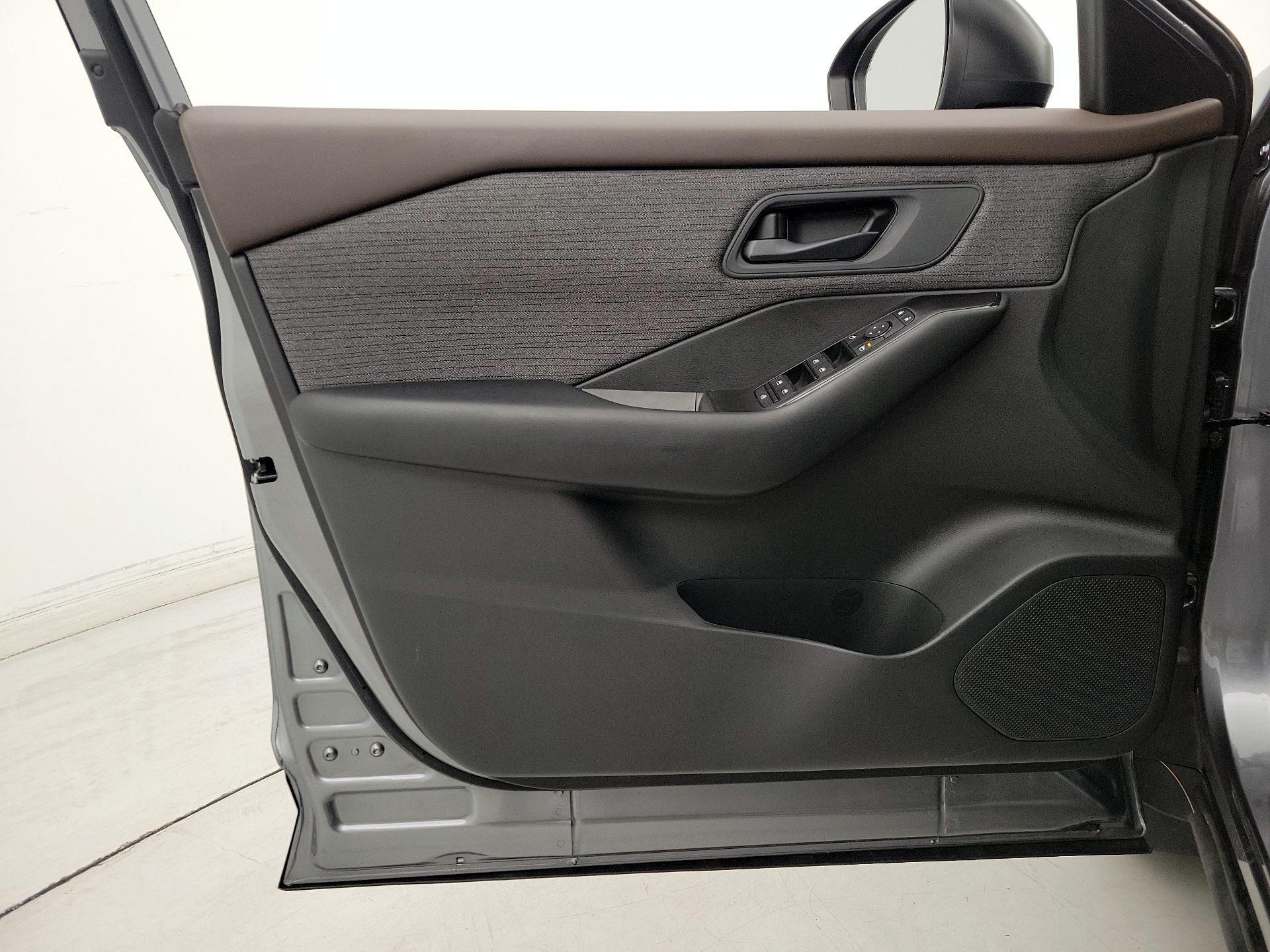 Thumbnail: 2023 Nissan Rogue - 12