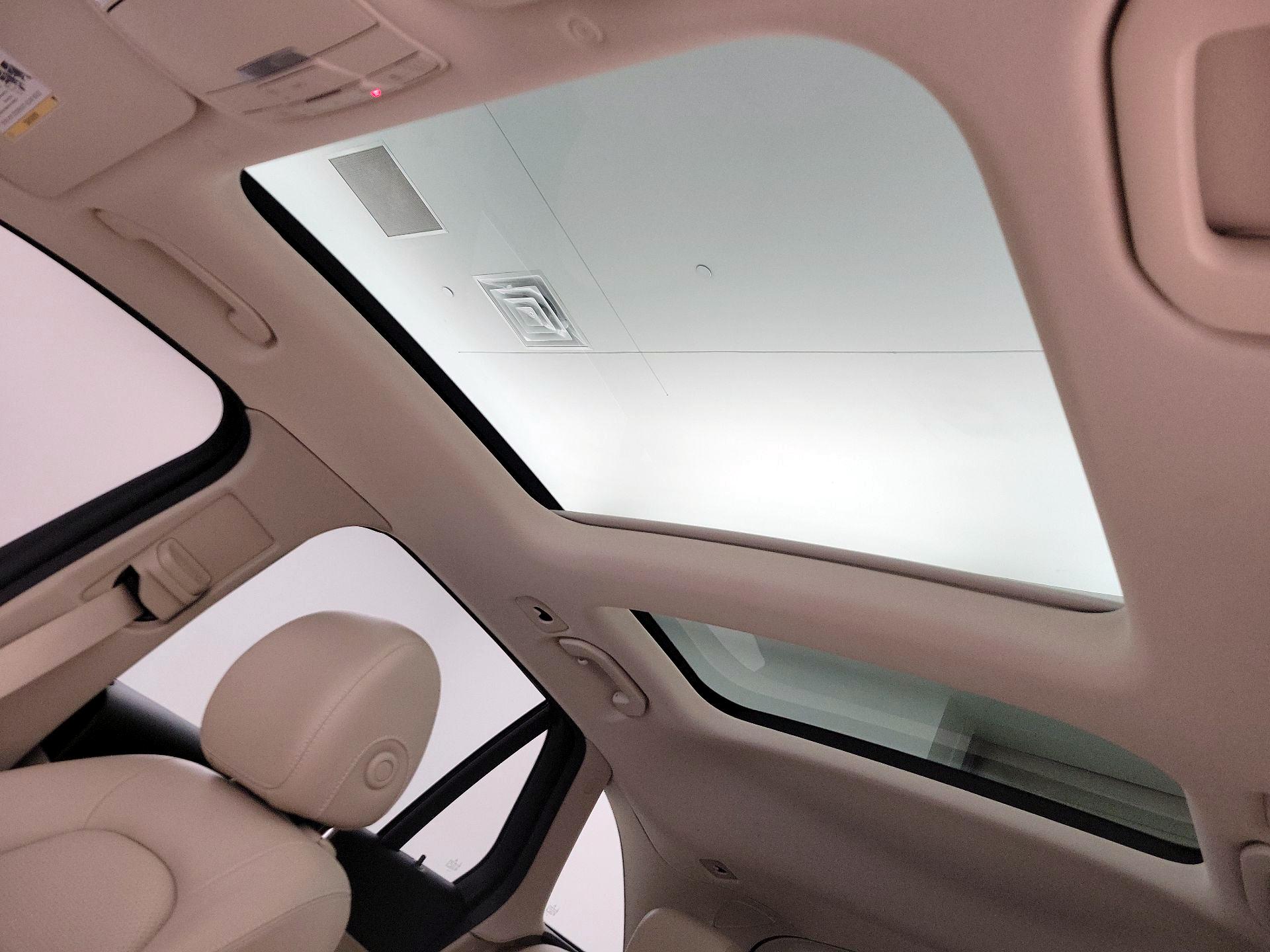 Thumbnail: 2020 Mercedes-Benz GLC - 19