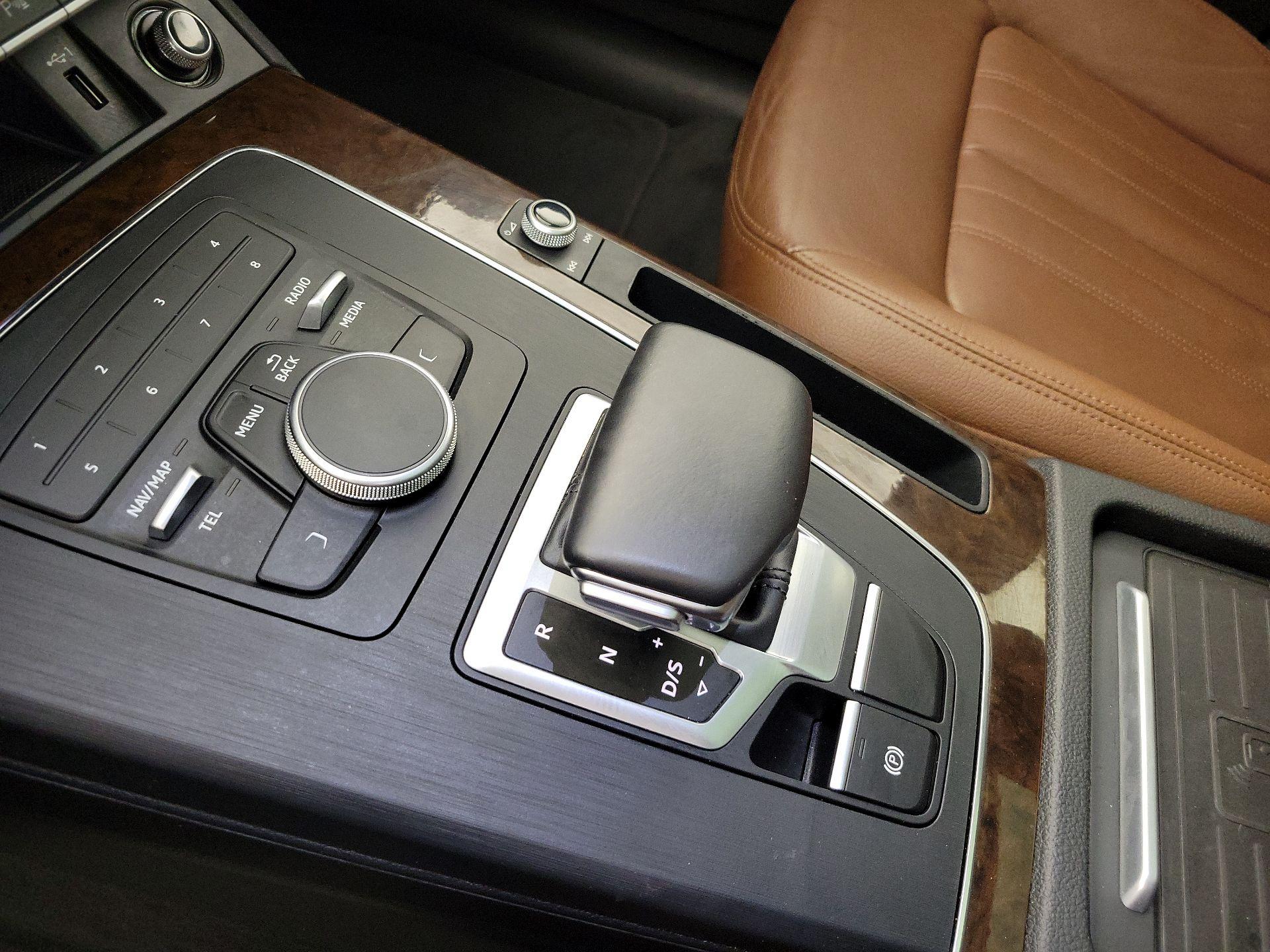 Thumbnail: 2020 Audi Q5 - 17