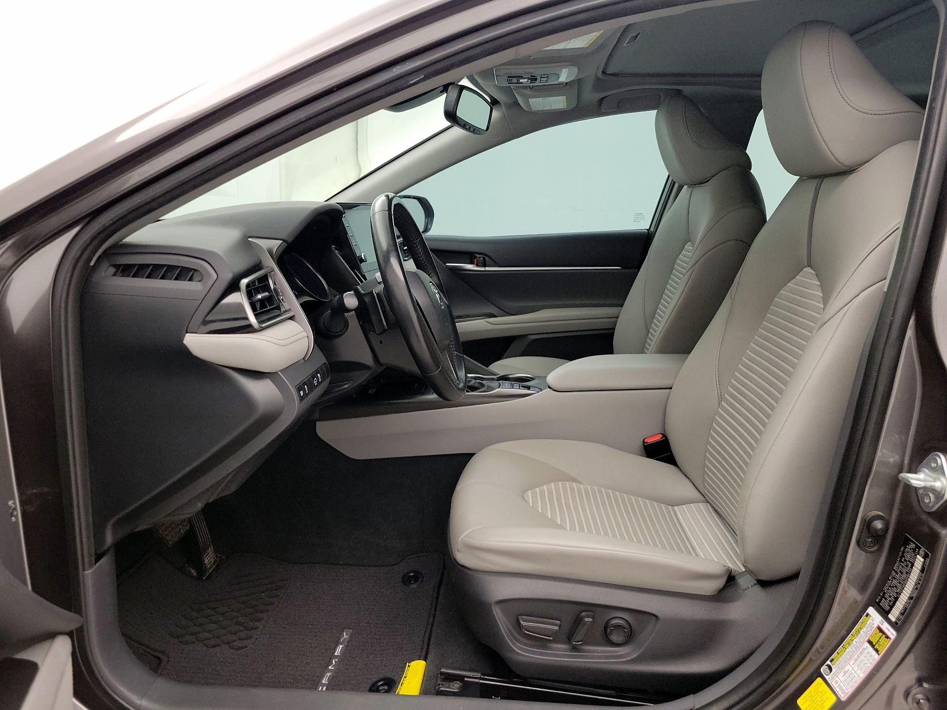 Thumbnail: 2022 Toyota Camry - 11