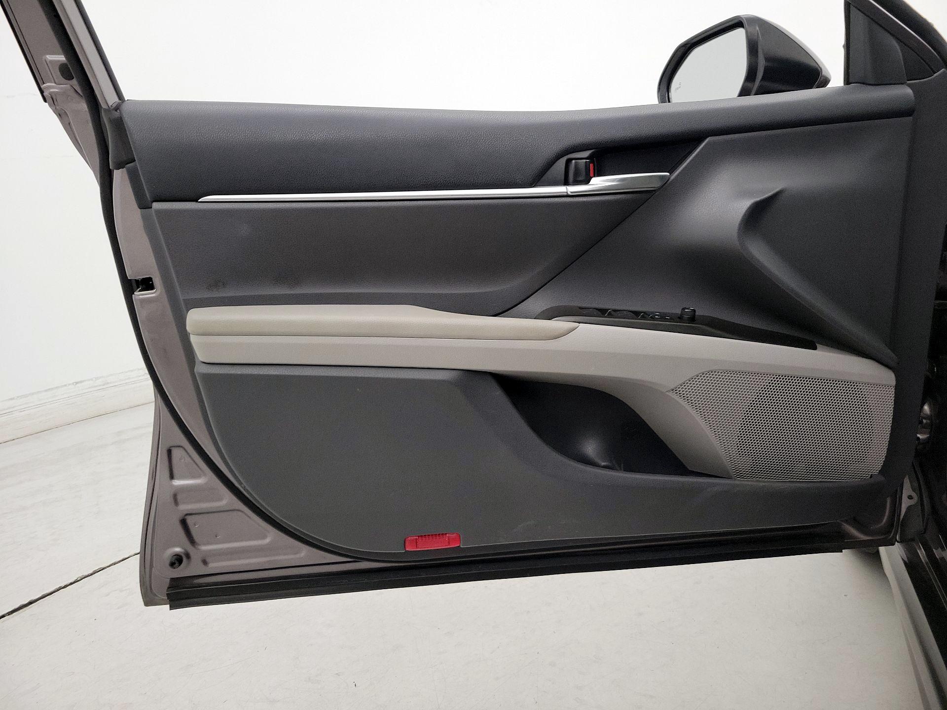 Thumbnail: 2022 Toyota Camry - 12