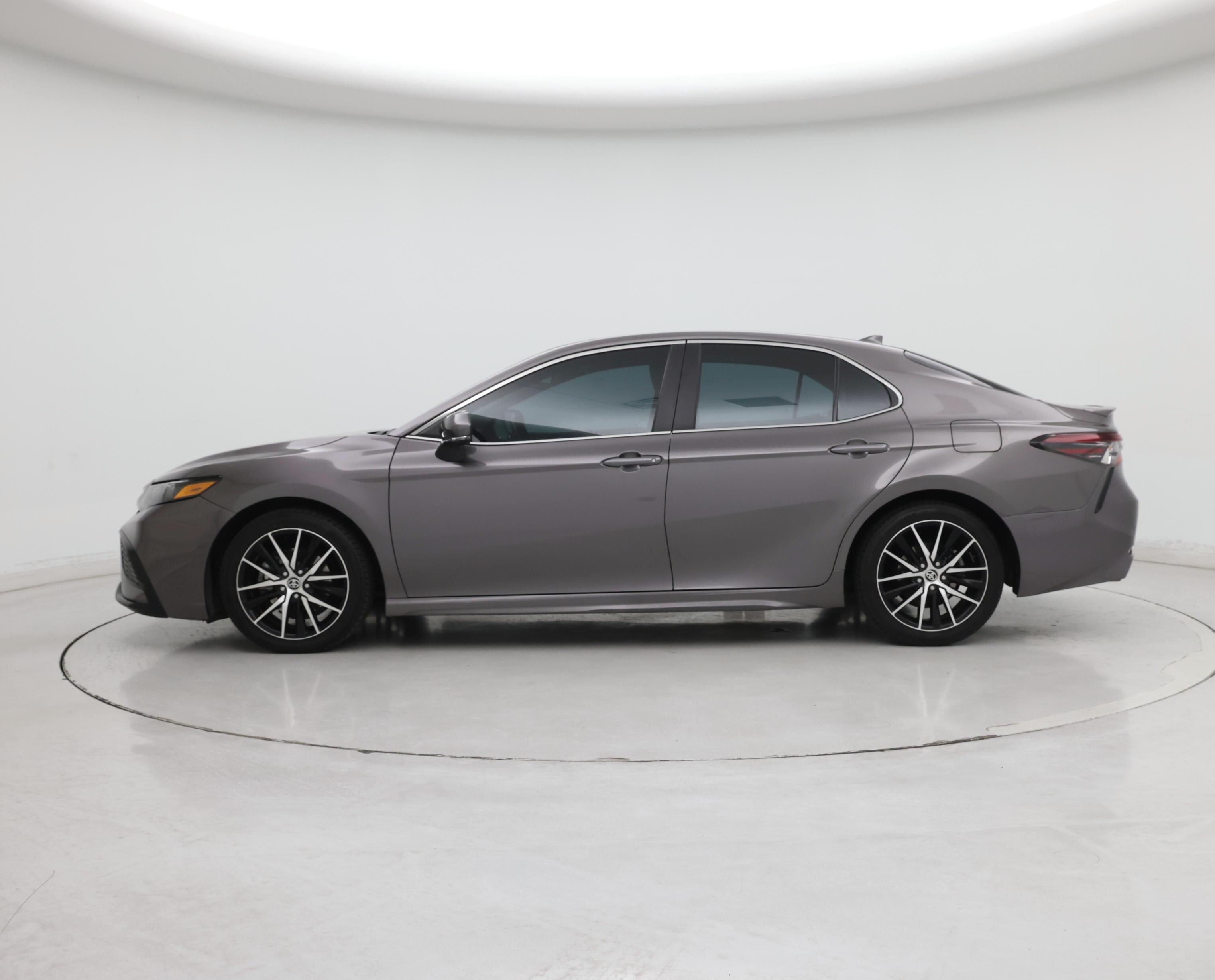 Thumbnail: 2022 Toyota Camry - 3