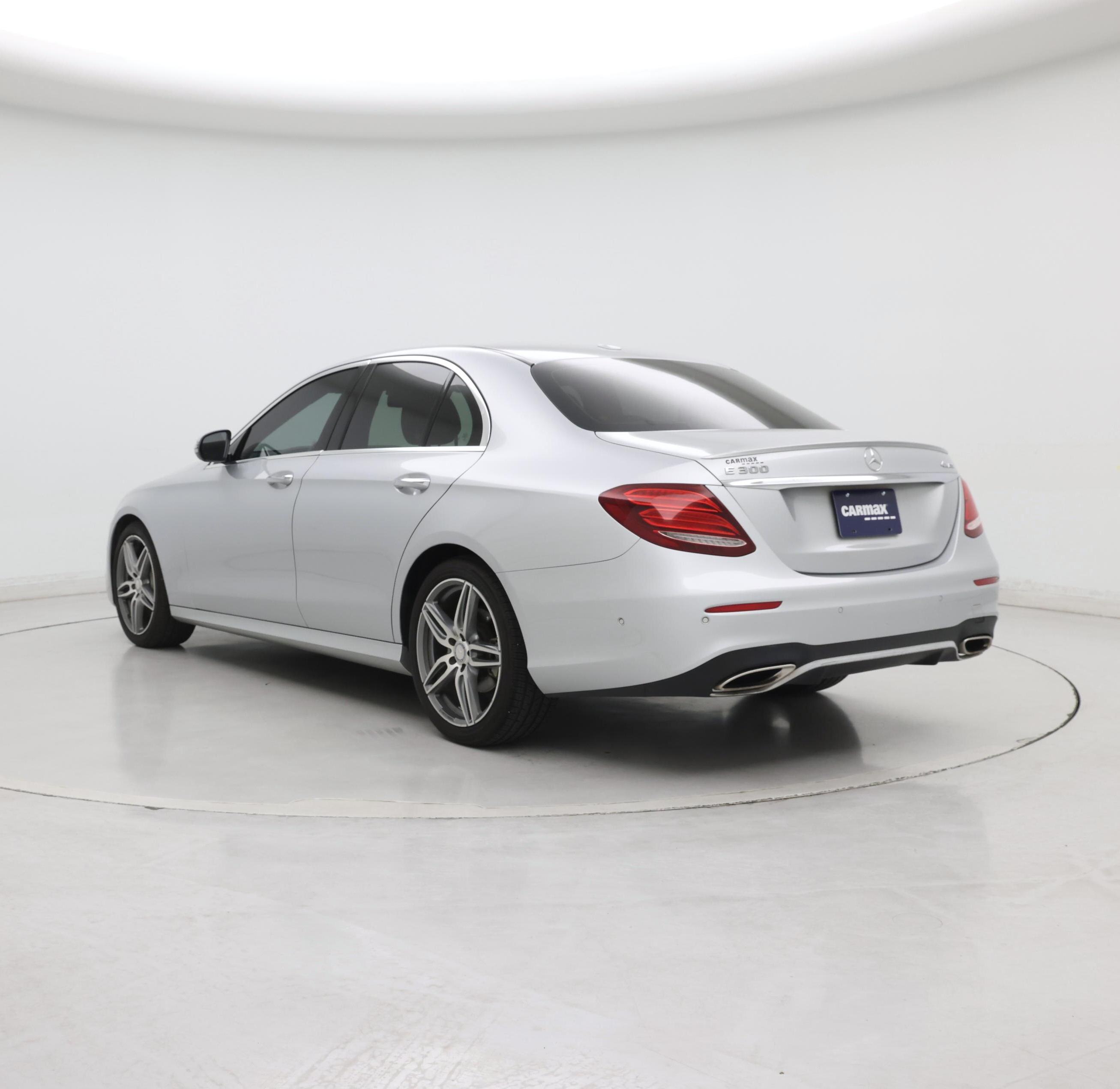 Thumbnail: 2017 Mercedes-Benz E-Class - 2