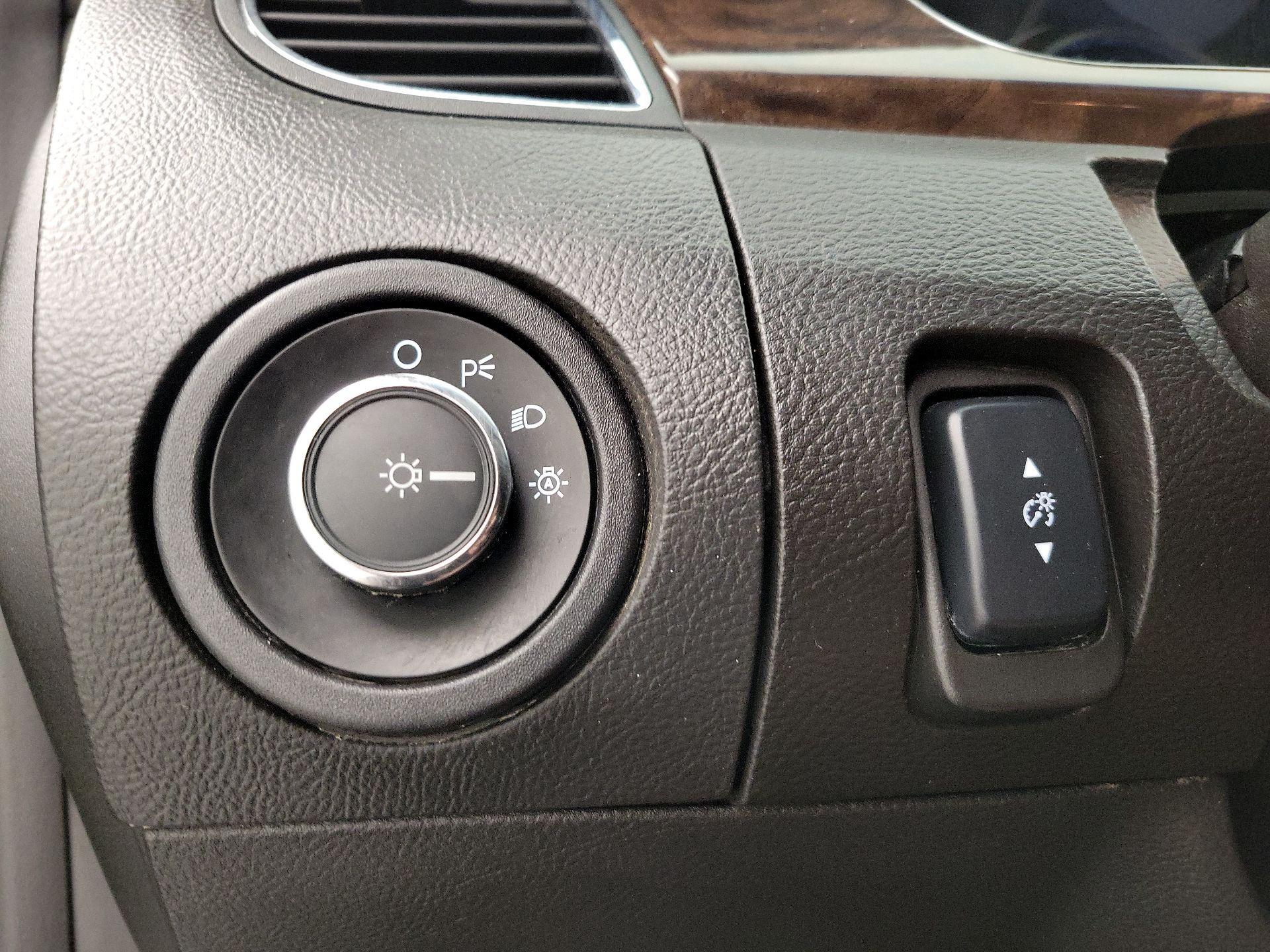 Thumbnail: 2017 Ford Taurus - 13