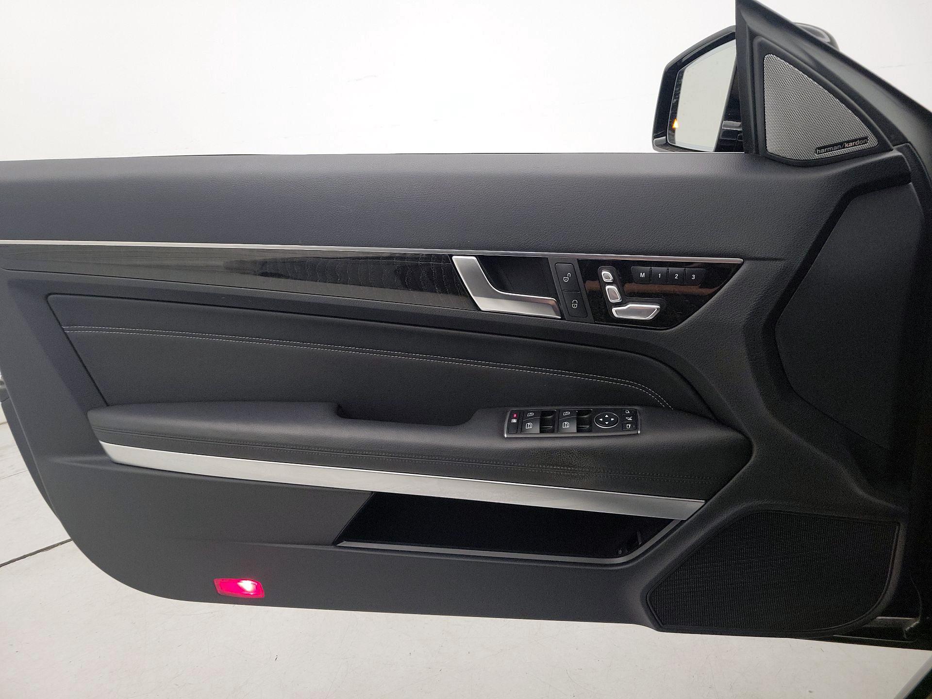 Thumbnail: 2016 Mercedes-Benz E-Class - 12