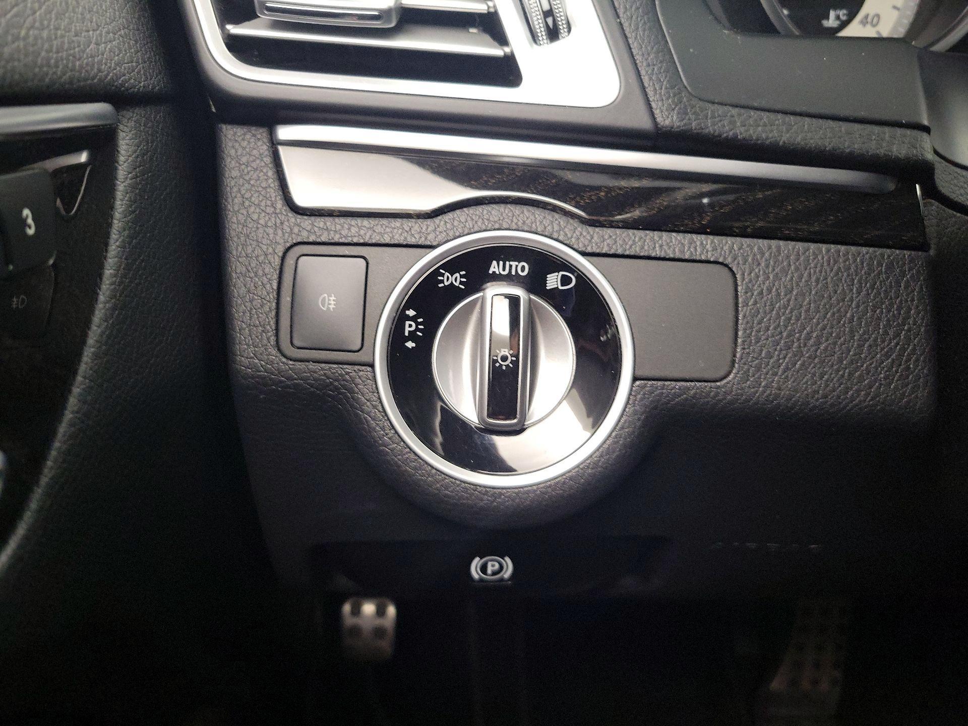 Thumbnail: 2016 Mercedes-Benz E-Class - 13