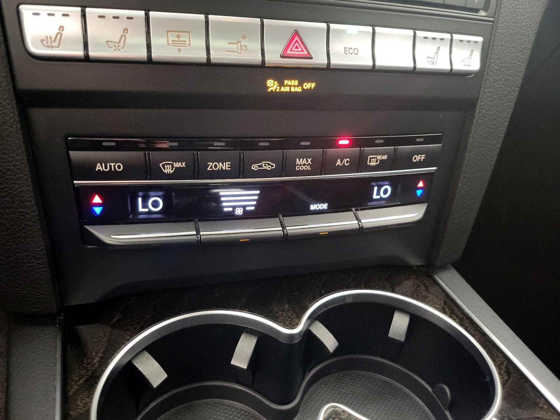 Thumbnail: 2016 Mercedes-Benz E-Class - 17