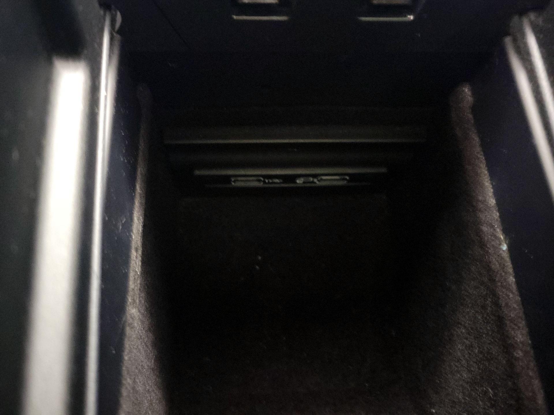 Thumbnail: 2016 Mercedes-Benz E-Class - 19