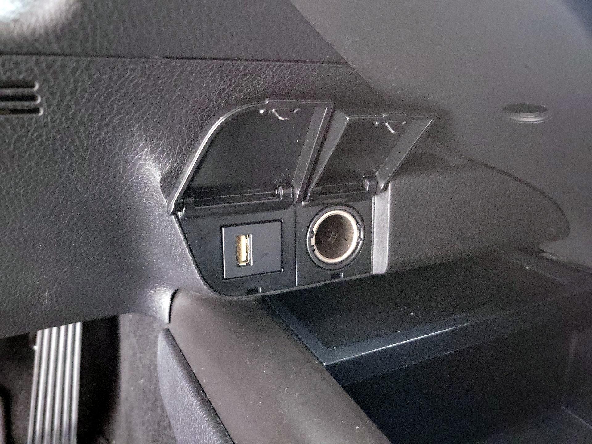 Thumbnail: 2023 Toyota Camry - 18