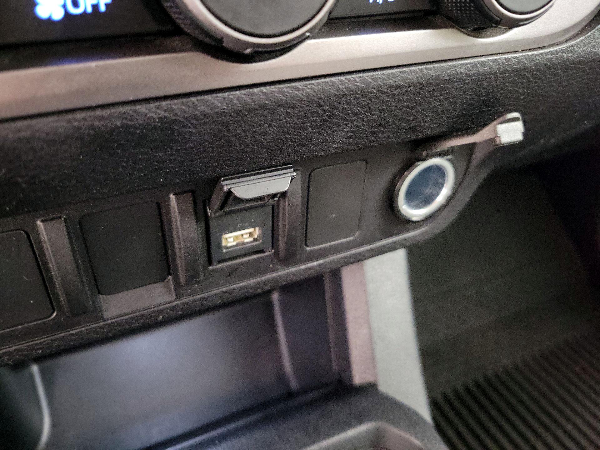 Thumbnail: 2022 Toyota Tacoma - 18