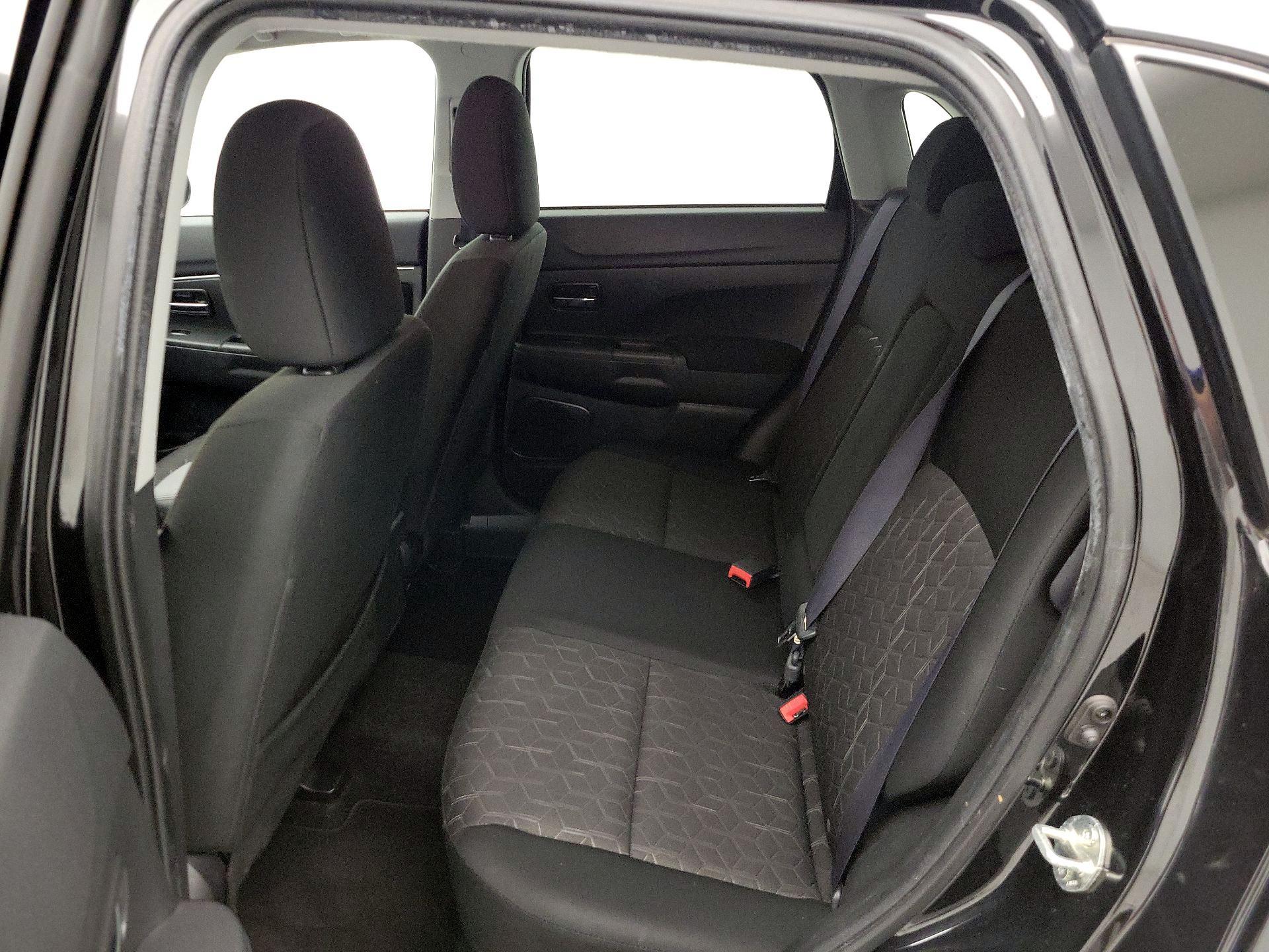 Thumbnail: 2023 Mitsubishi Outlander Sport - 19