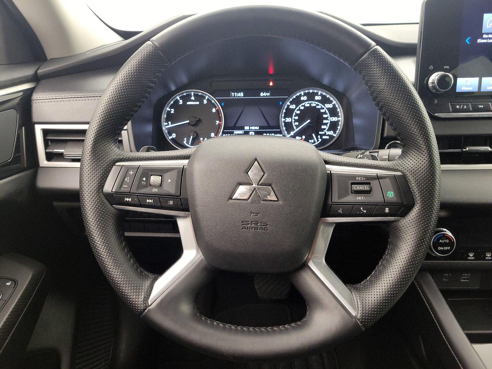 Thumbnail: 2024 Mitsubishi Outlander - 10