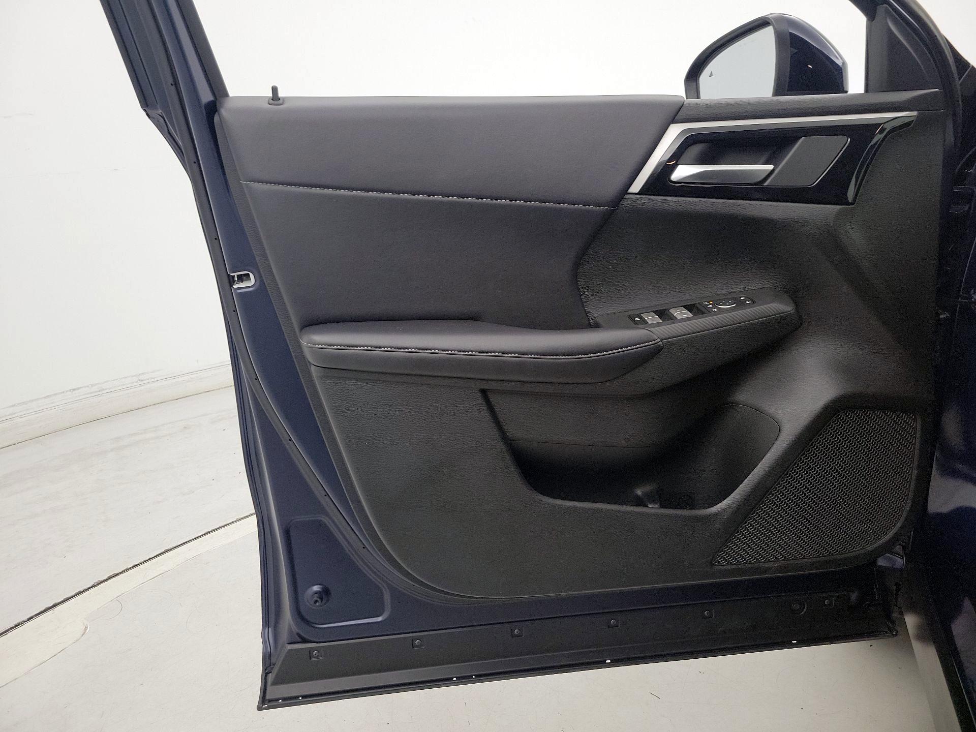 Thumbnail: 2024 Mitsubishi Outlander - 12