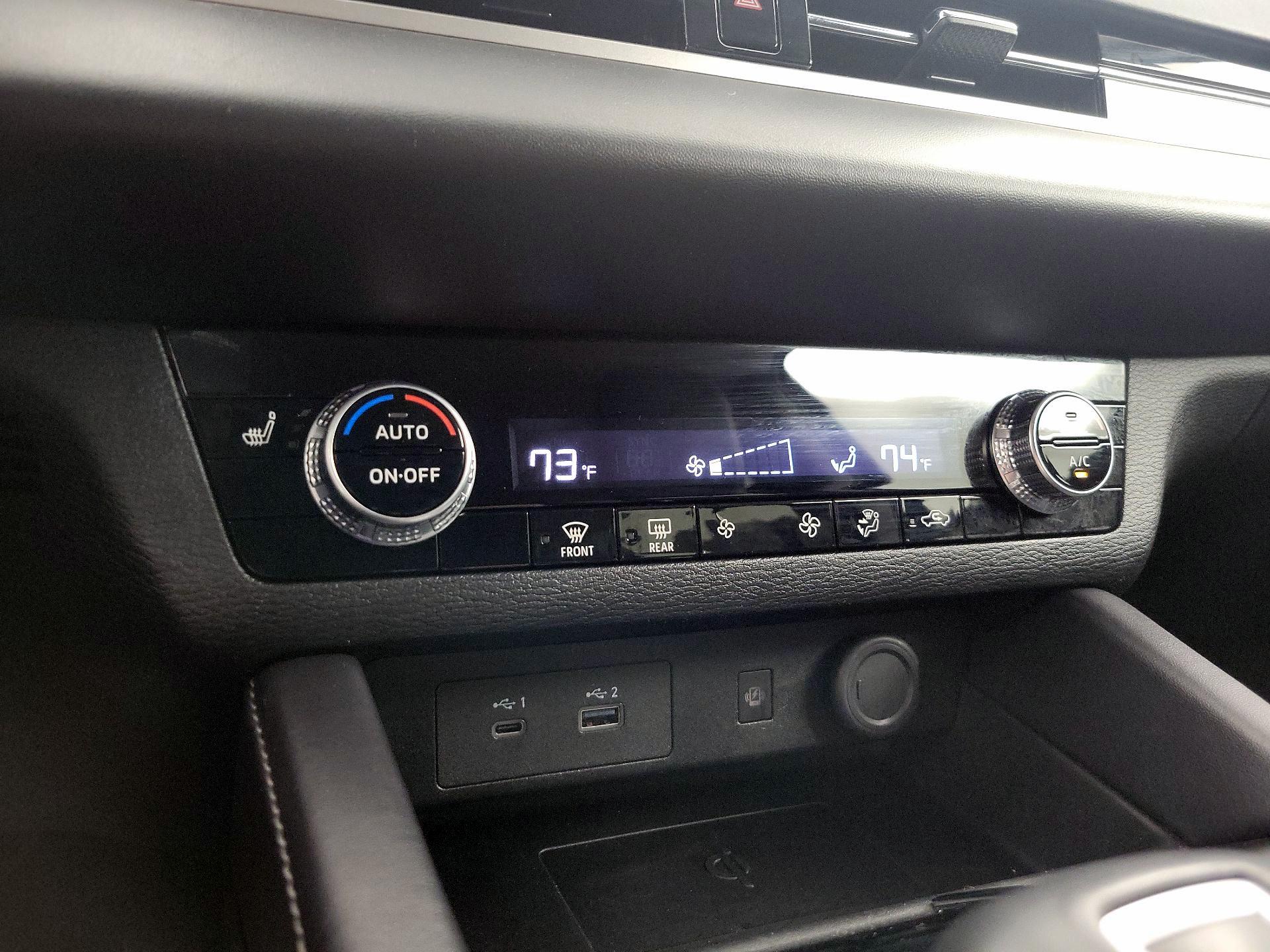 Thumbnail: 2024 Mitsubishi Outlander - 17