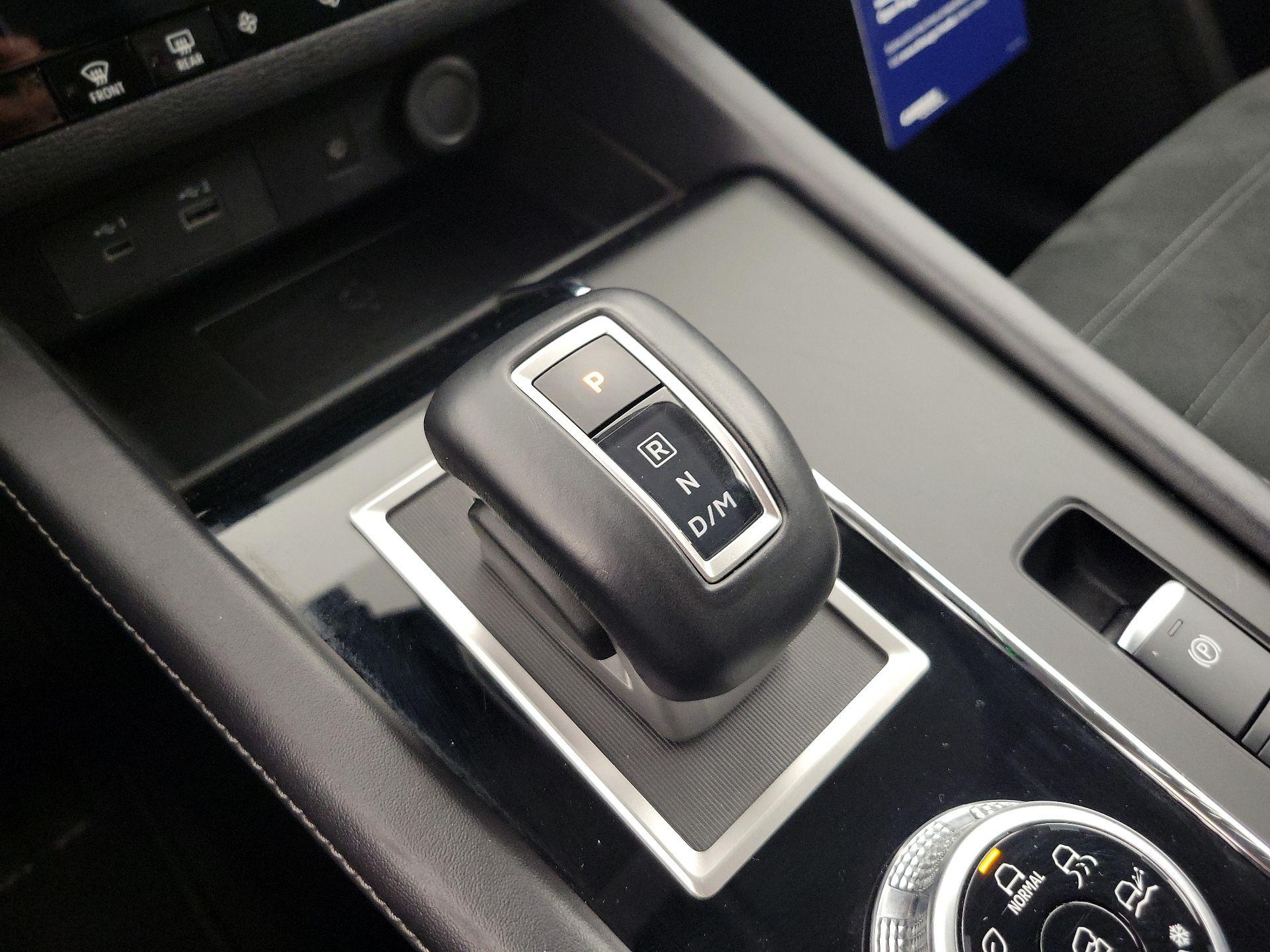 Thumbnail: 2024 Mitsubishi Outlander - 18