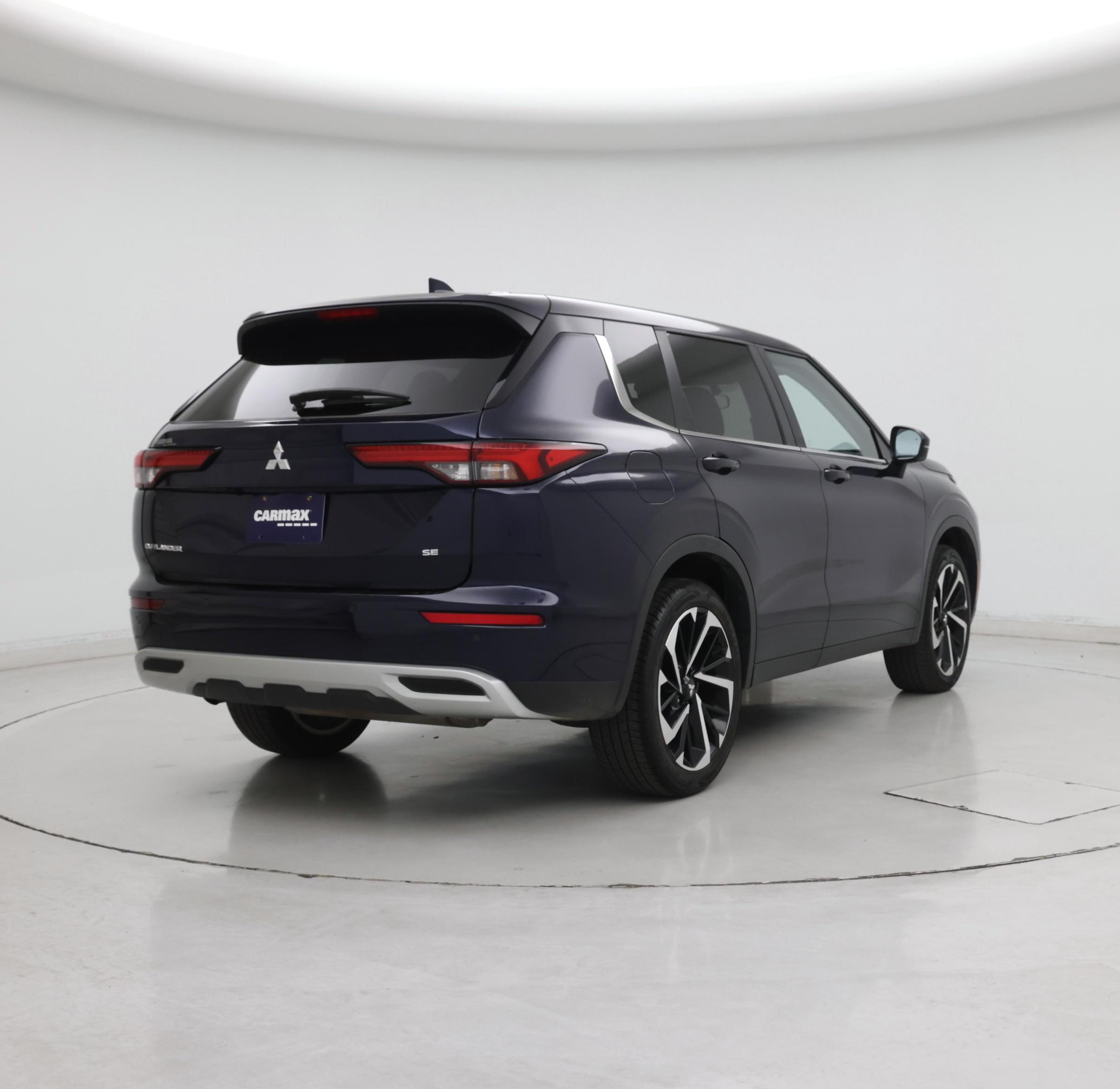 Thumbnail: 2024 Mitsubishi Outlander - 8