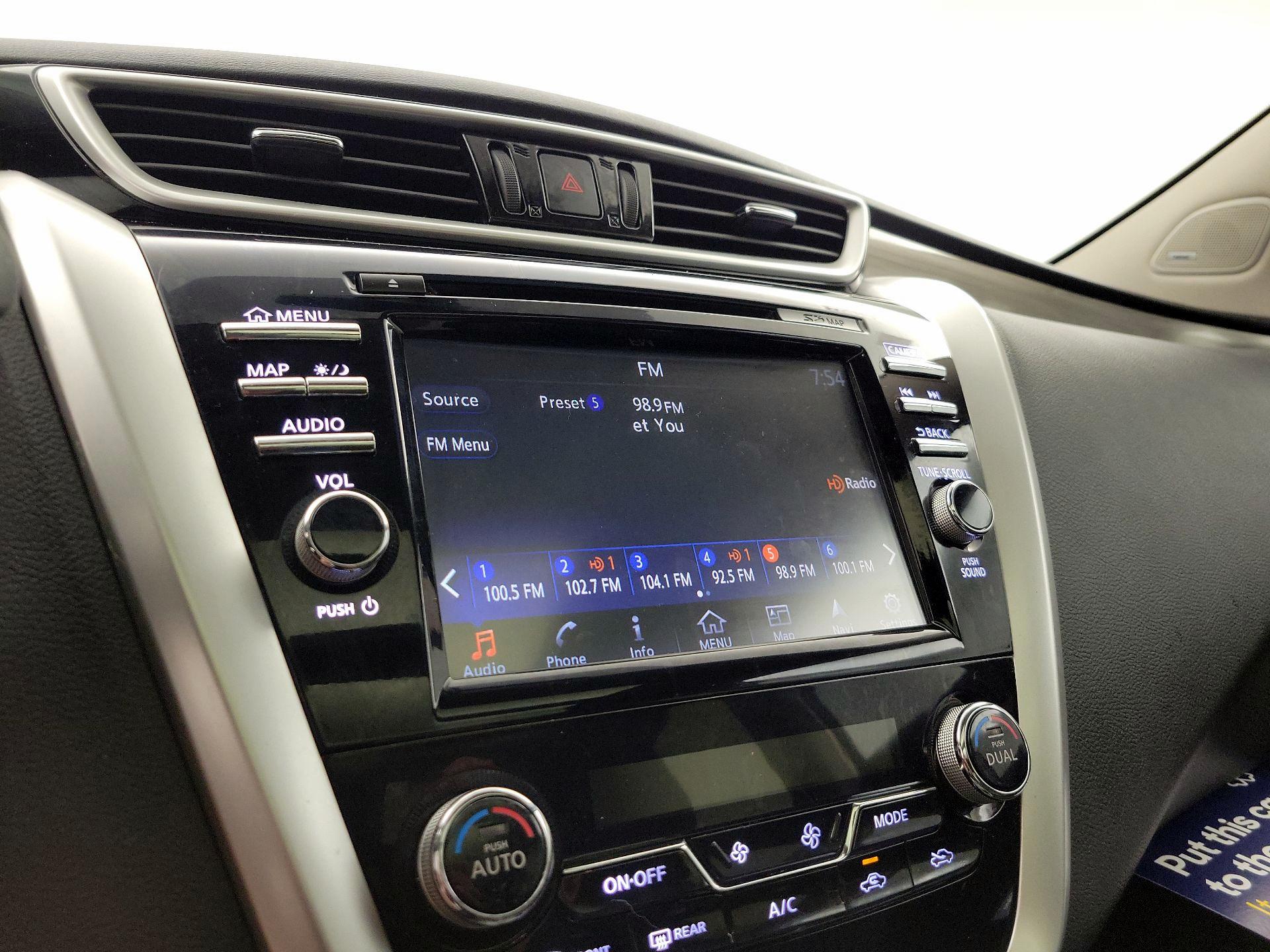 Thumbnail: 2015 Nissan Murano - 16