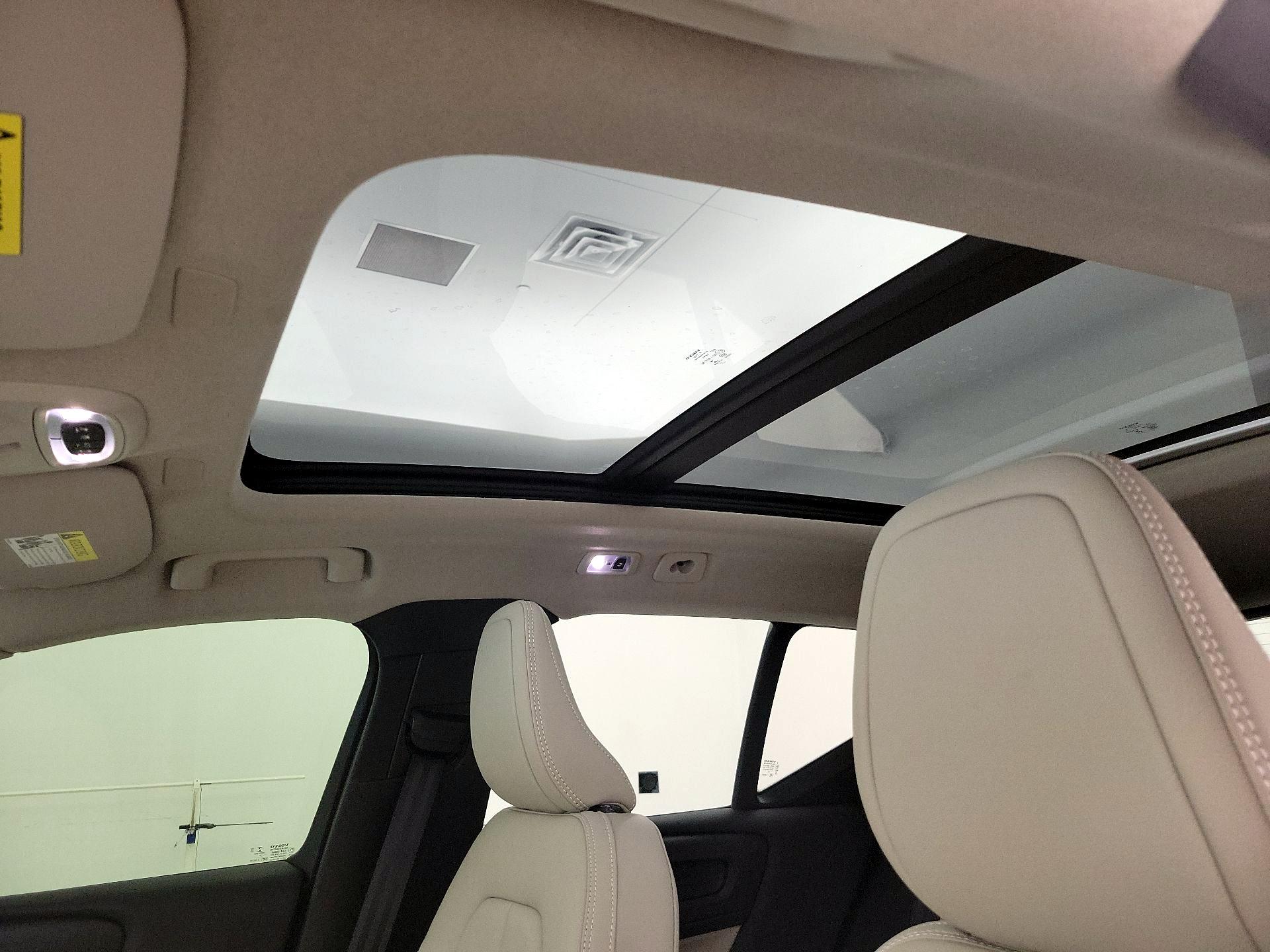 Thumbnail: 2019 Volvo XC40 - 20