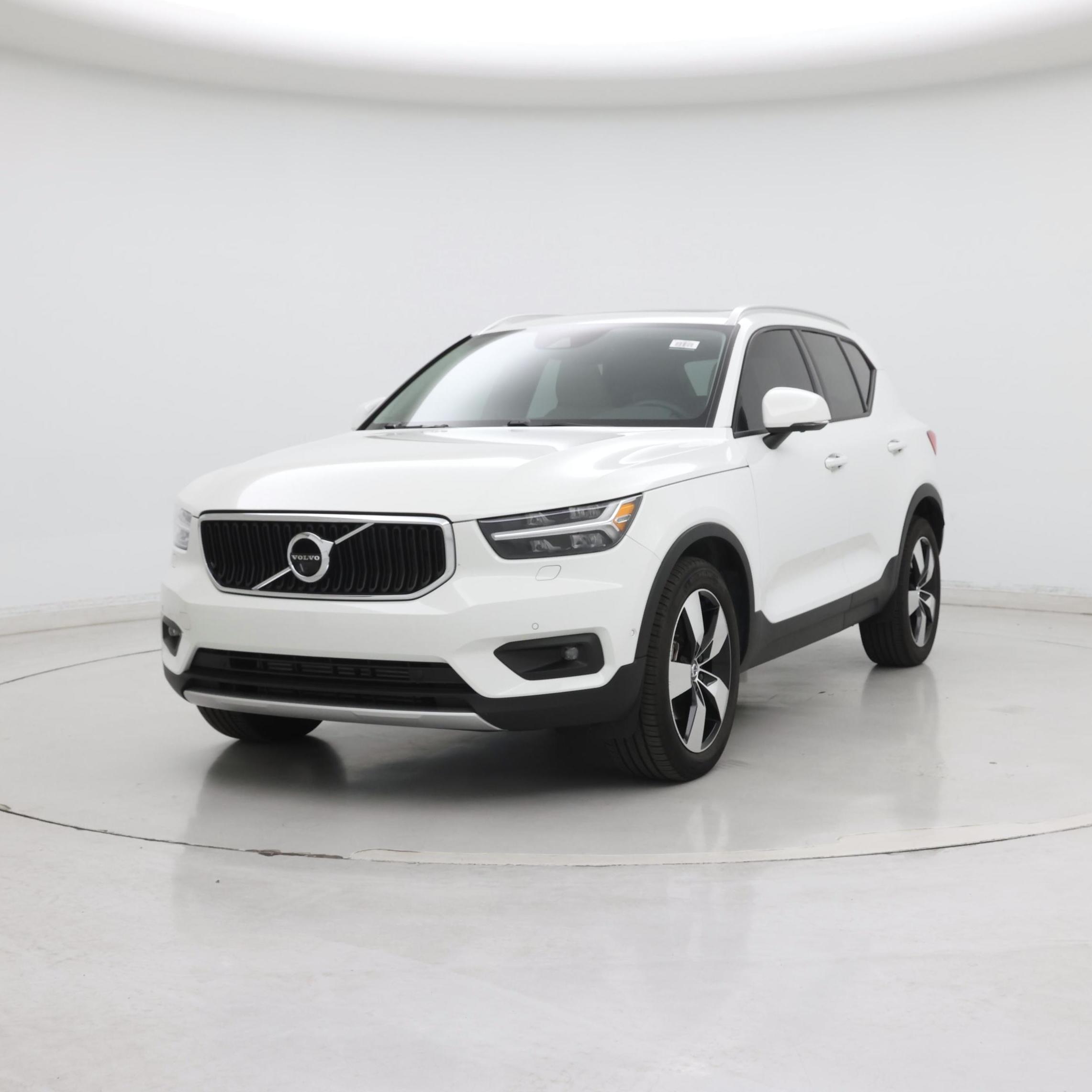 Thumbnail: 2019 Volvo XC40 - 4