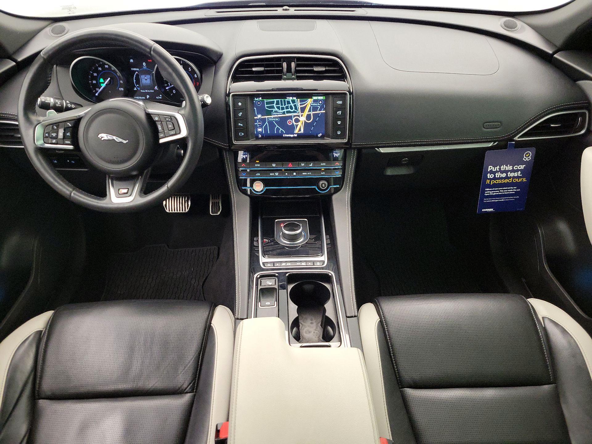 Thumbnail: 2018 Jaguar F-Pace - 9