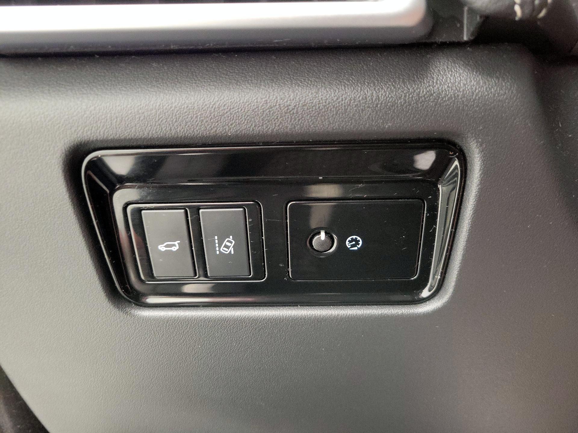 Thumbnail: 2018 Jaguar F-Pace - 13