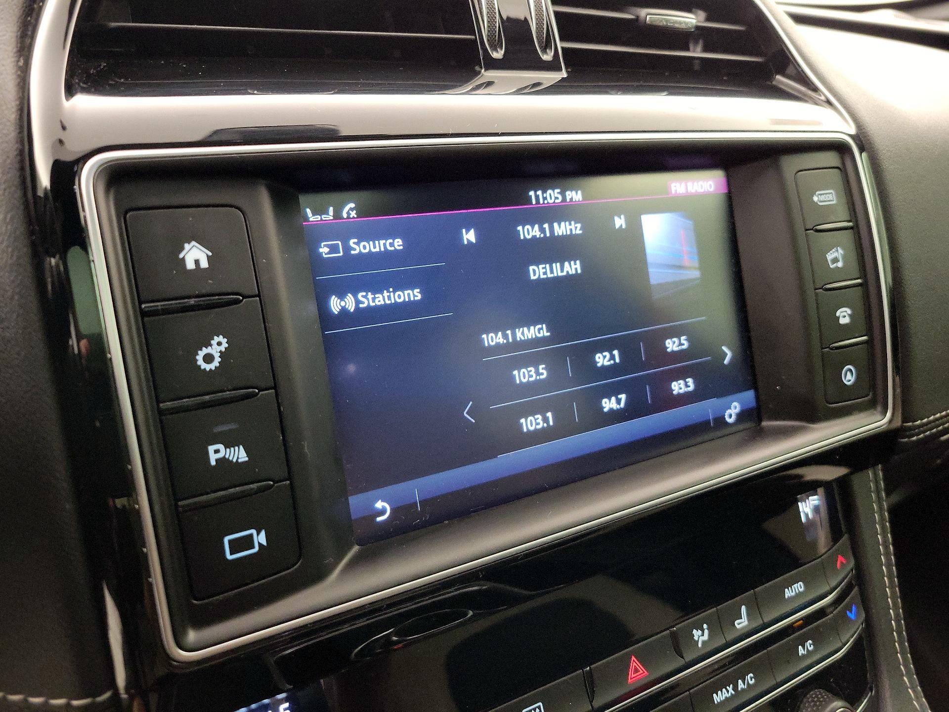 Thumbnail: 2018 Jaguar F-Pace - 16