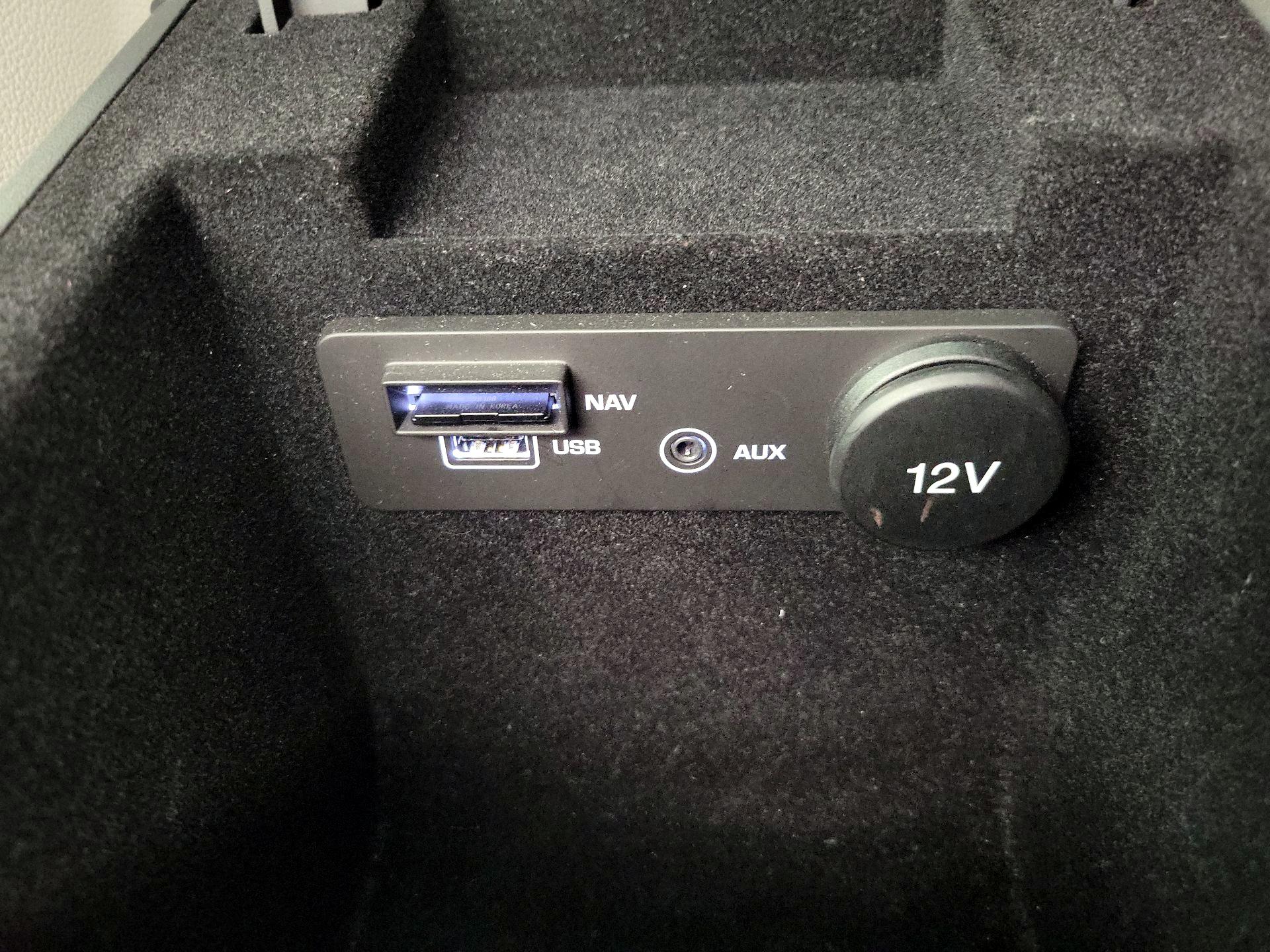 Thumbnail: 2018 Jaguar F-Pace - 19