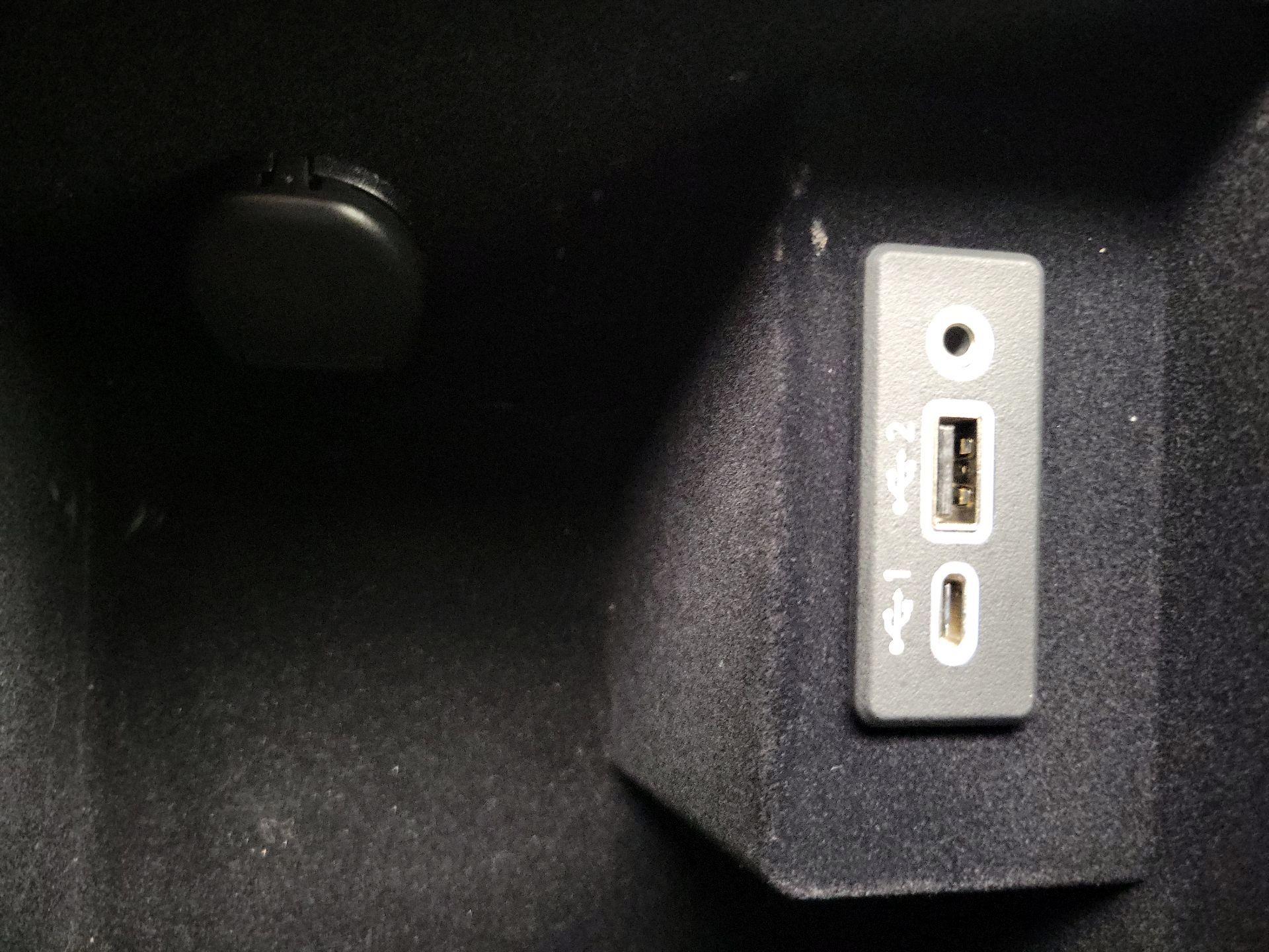 Thumbnail: 2021 INFINITI Q50 - 18