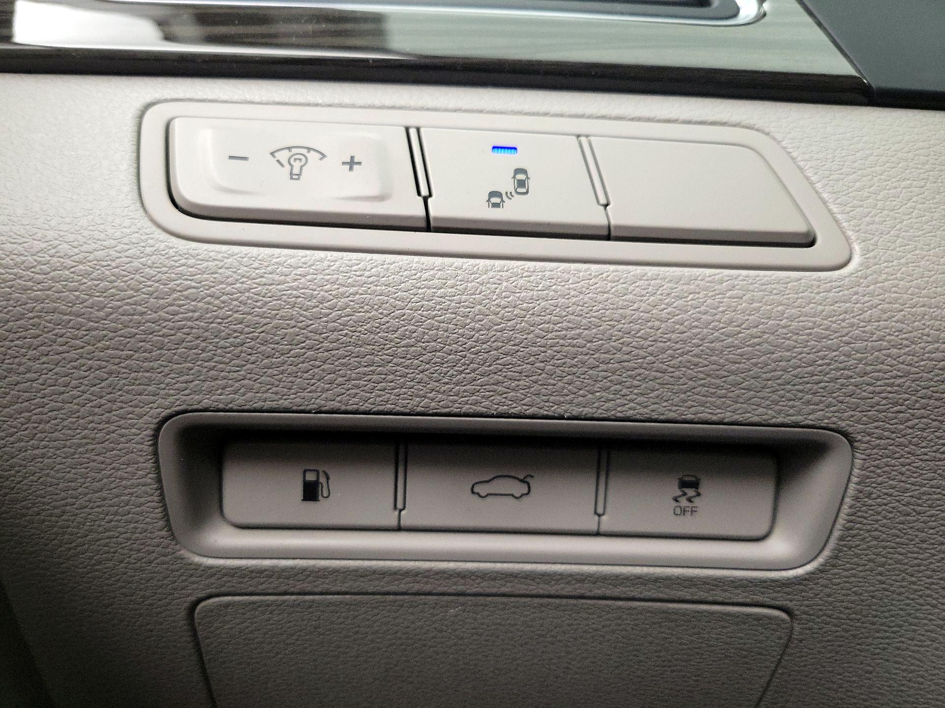 Thumbnail: 2015 Hyundai Sonata - 13