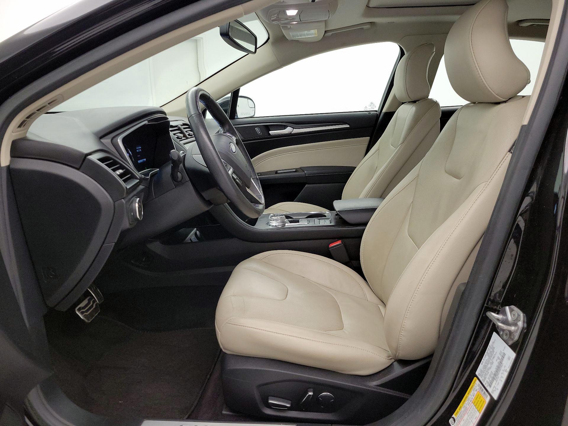 Thumbnail: 2017 Ford Fusion - 11